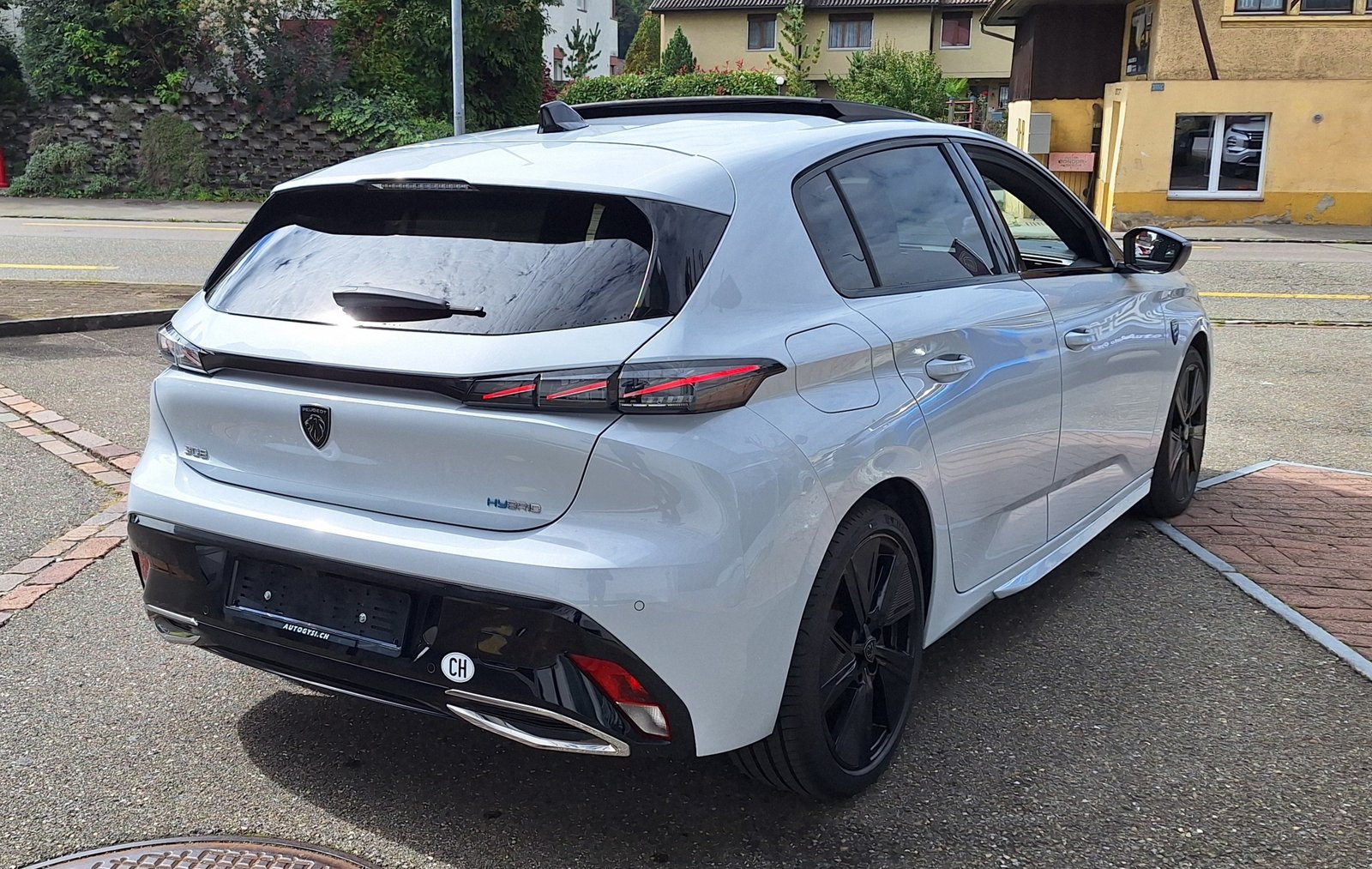 PEUGEOT 308 1.6 PHEV 225 GT / Helvetia, Plug-in-Hybrid Benzin/Elektro, Occasion / Gebraucht, Automatik - 3