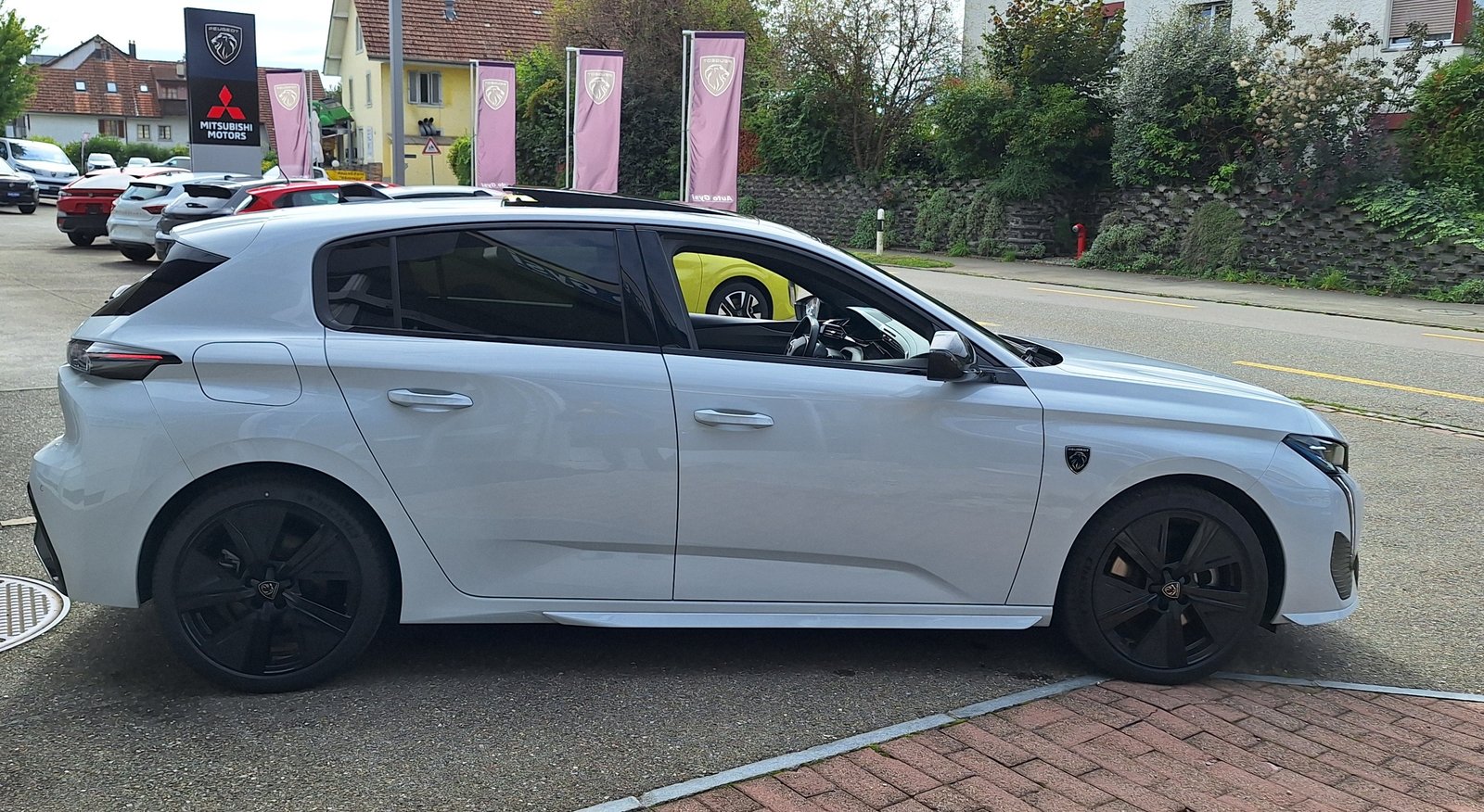 PEUGEOT 308 1.6 PHEV 225 GT / Helvetia, Plug-in-Hybrid Benzin/Elektro, Occasion / Gebraucht, Automatik - 4