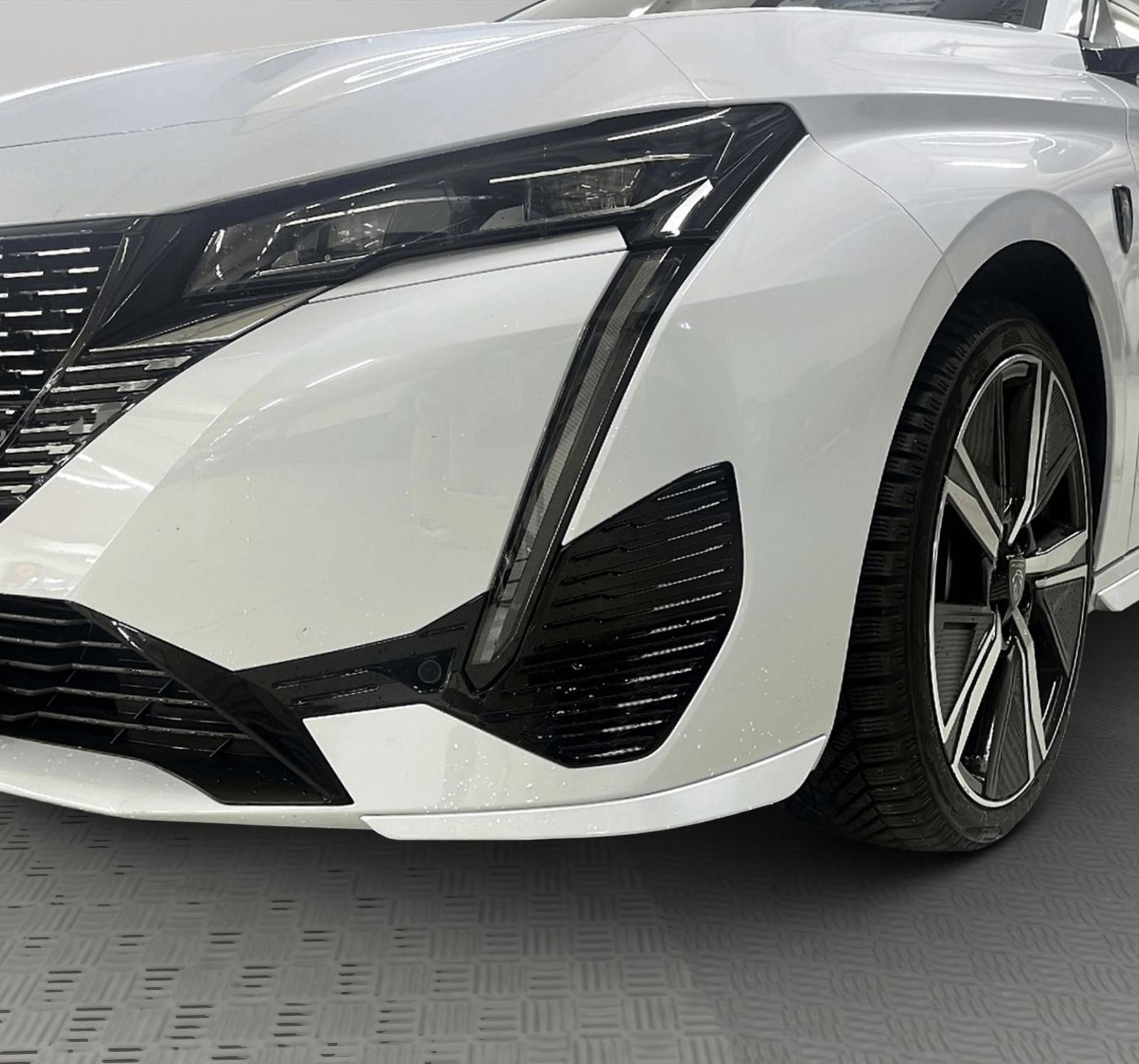 PEUGEOT 308 1.6 PHEV 225 GT, Plug-in-Hybrid Benzin/Elektro, Occasion / Gebraucht, Automatik - 4