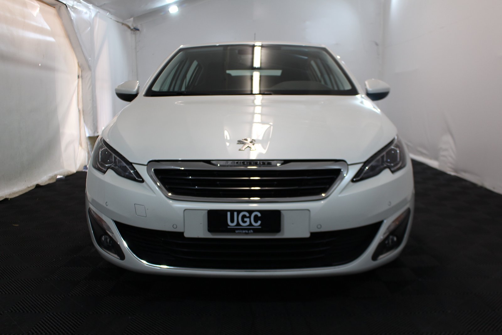 PEUGEOT 308 1.2 PureTech 130 Allure S/S, Petrol, Second hand / Used, Automatic - 2