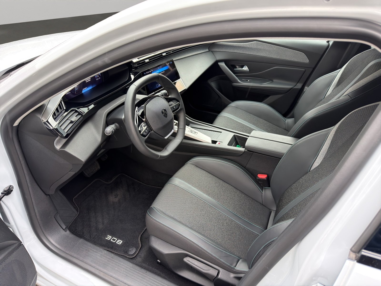 PEUGEOT 308 1.2 Hybrid Allure, Hybride Intégral Essence/Électricité, Occasion / Utilisé, Automatique - 4