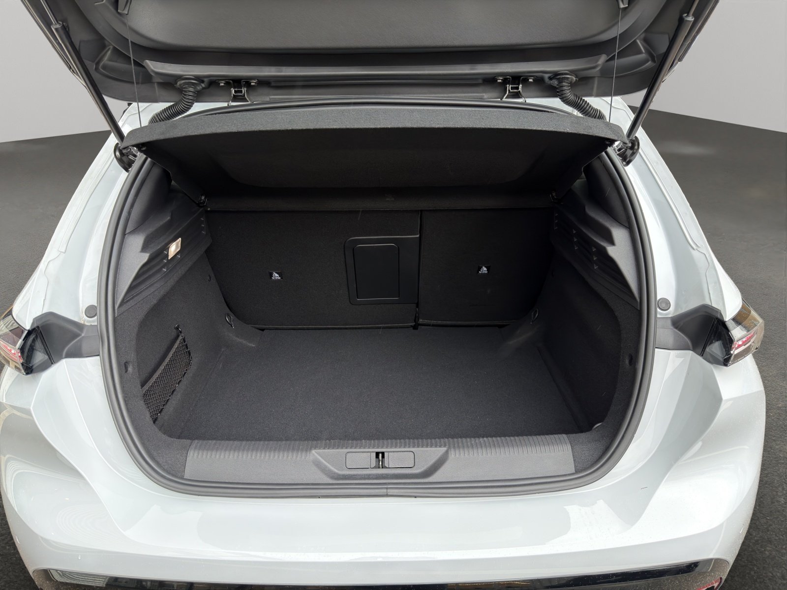 PEUGEOT 308 1.2 Hybrid Allure, Hybride Intégral Essence/Électricité, Occasion / Utilisé, Automatique - 6
