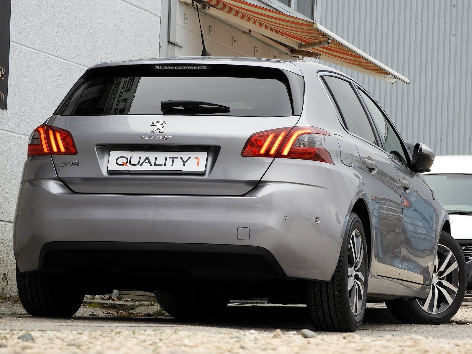 PEUGEOT 308 1.5 BlueHDI Tech Ed. EAT8 I Navi I Bluetooth I D, Diesel, Occasion / Utilisé, Automatique - 5