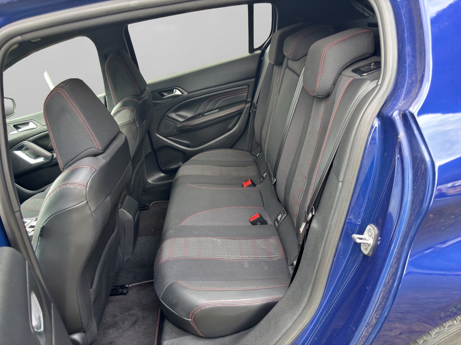 PEUGEOT 308 2.0 BlueHDI GT Line Automatic, Diesel, Occasion / Gebraucht, Automatik - 7