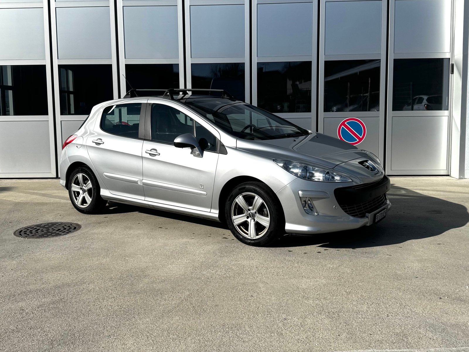 PEUGEOT 308 1.6 16V T Swiss Edition
