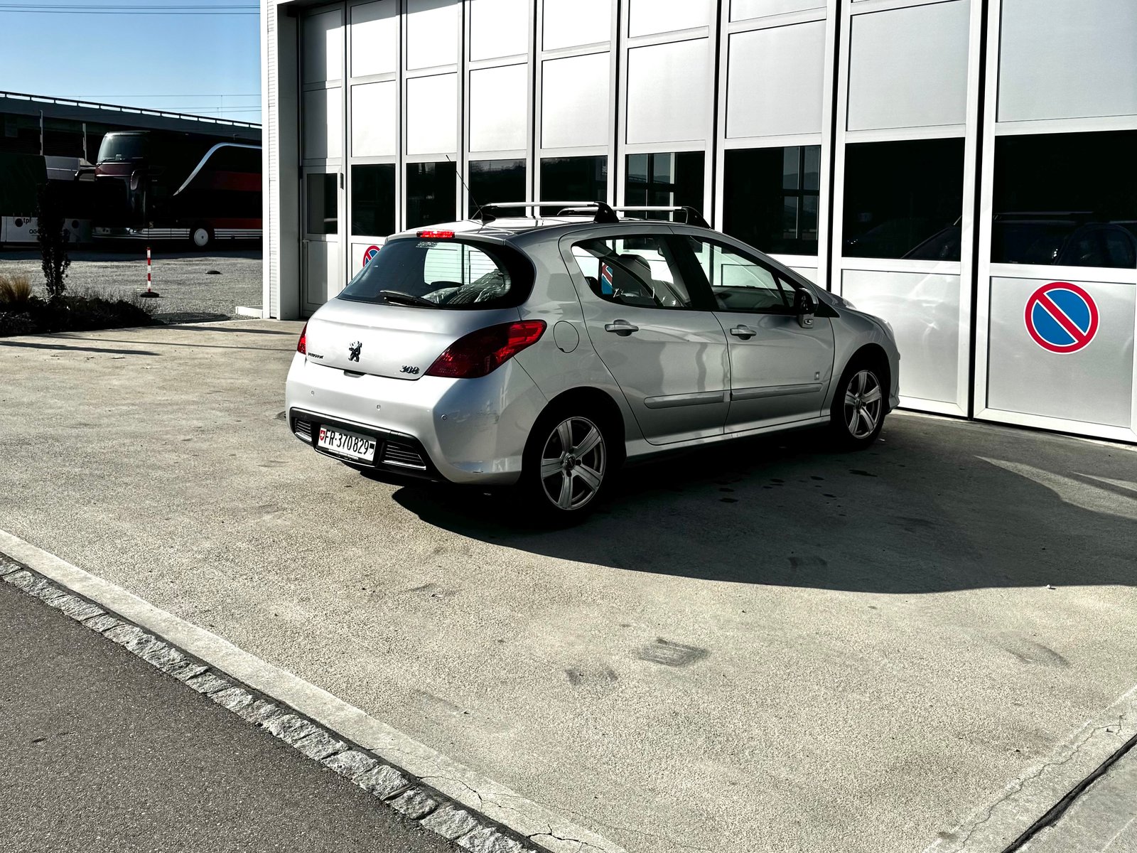 PEUGEOT 308 1.6 16V T Swiss Edition, Benzin, Occasion / Gebraucht, Handschaltung - 7