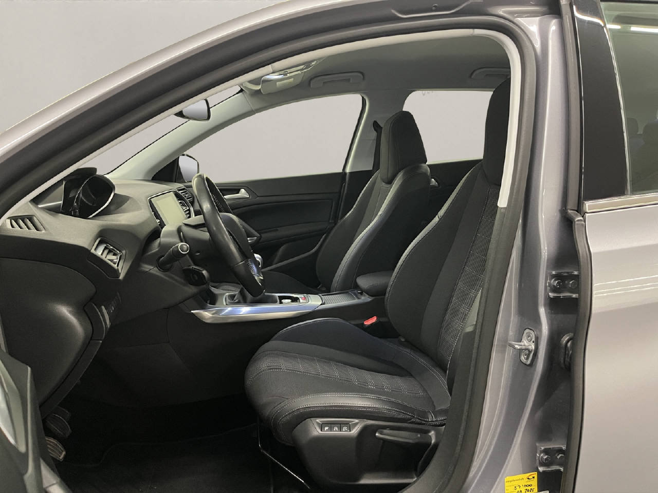 PEUGEOT 308 1.2 PureTech 130 Allure, Essence, Occasion / Utilisé, Manuelle - 5