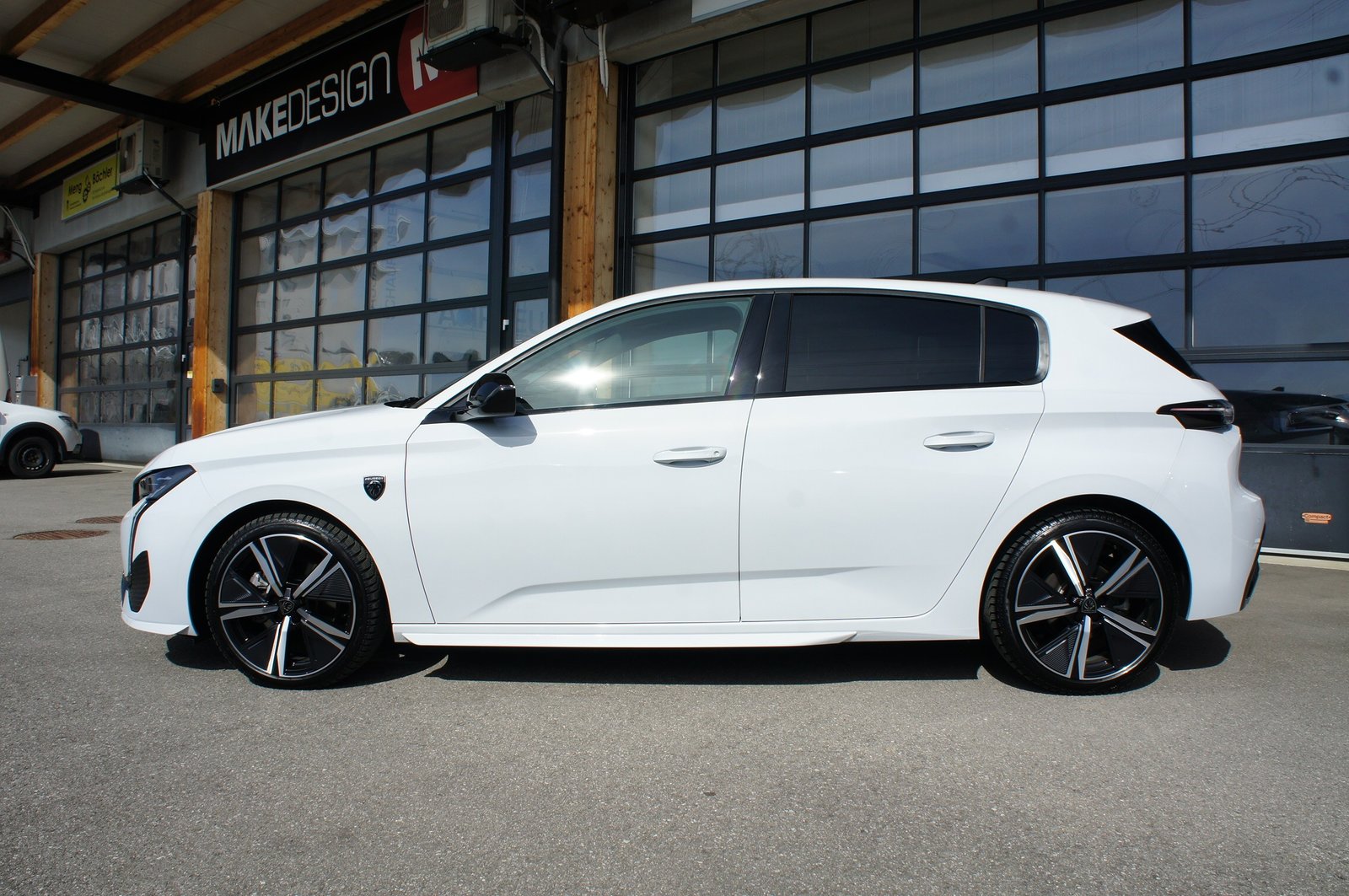 PEUGEOT 308 1.2 HEV 145 GT, Essence, Occasion / Utilisé, Automatique - 2