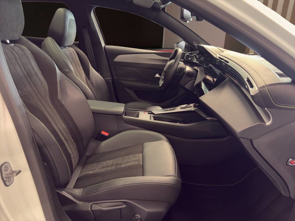 PEUGEOT 308 1.6 PHEV 225 GT Pack, Mild-Hybrid Benzin/Elektro, Occasion / Gebraucht, Automatik - 7