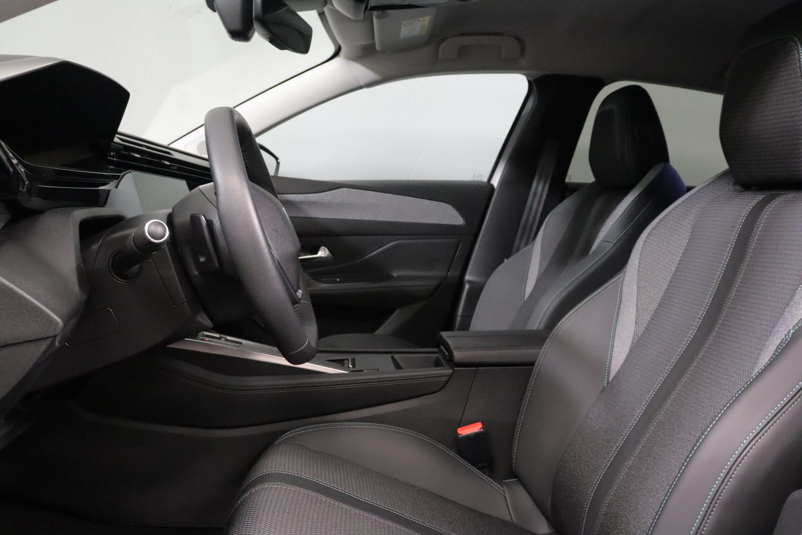 PEUGEOT 308 1.6 PHEV 180 Allure Pack, Plug-in-Hybrid Benzin/Elektro, Occasion / Gebraucht, Automatik - 4