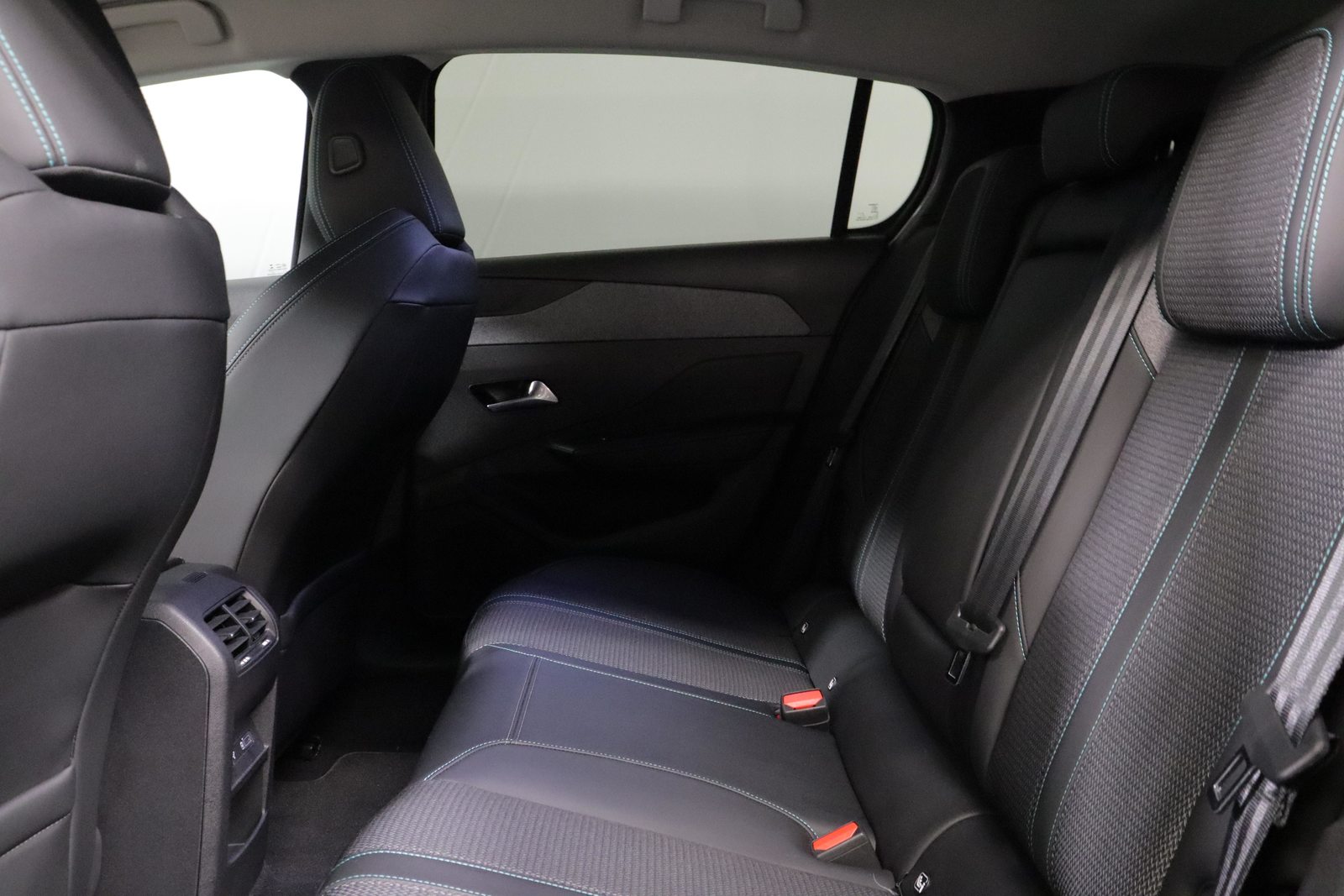 PEUGEOT 308 1.6 PHEV 180 Allure Pack, Plug-in-Hybrid Benzin/Elektro, Occasion / Gebraucht, Automatik - 5