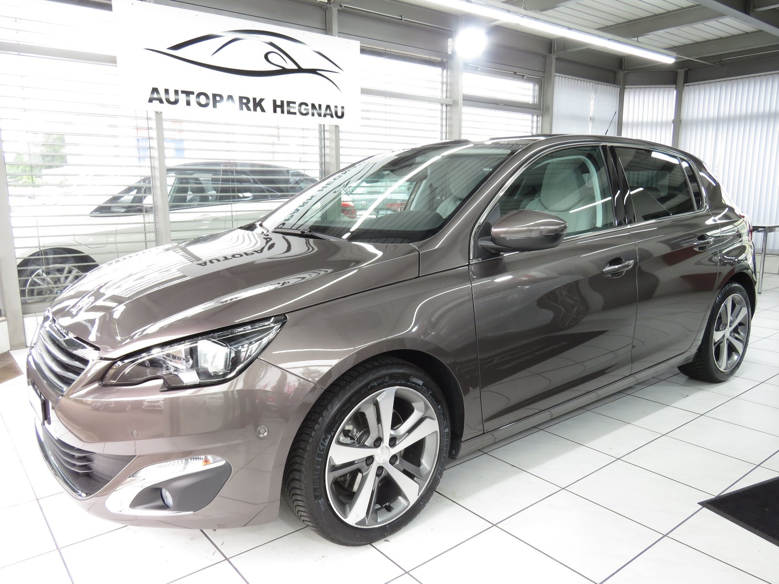 PEUGEOT 308 2.0 BlueHDI Féline Automatic
