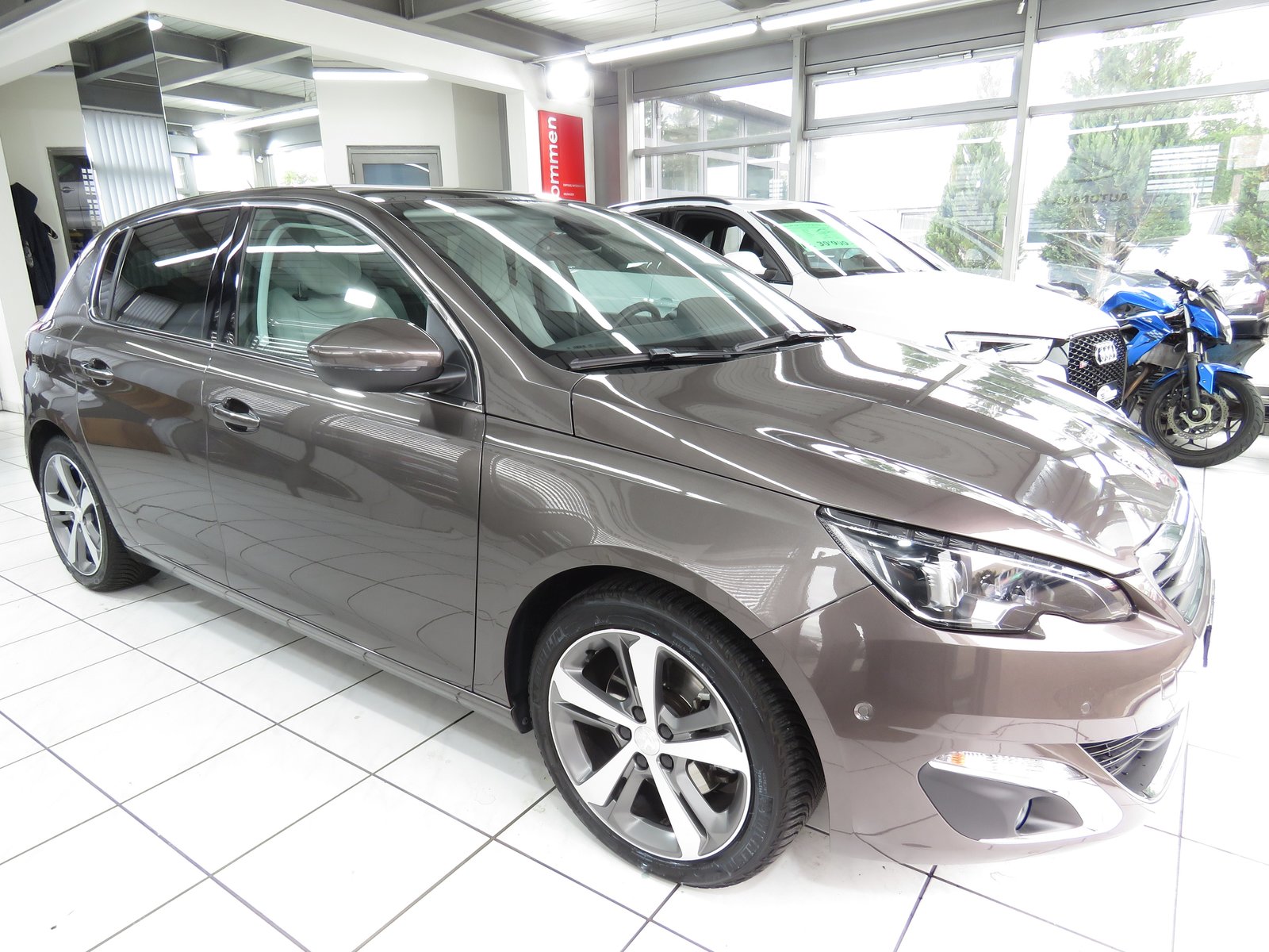 PEUGEOT 308 2.0 BlueHDI Féline Automatic, Diesel, Occasion / Gebraucht, Automatik - 3