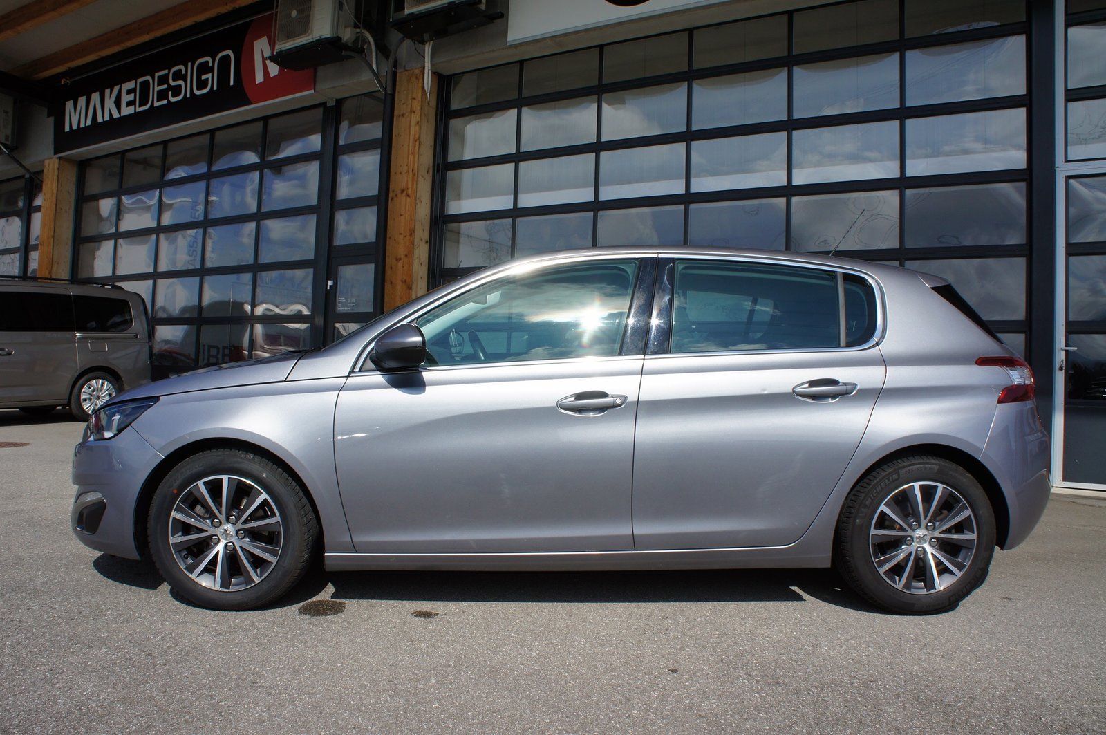 PEUGEOT 308 1.2 THP Allure Automatic