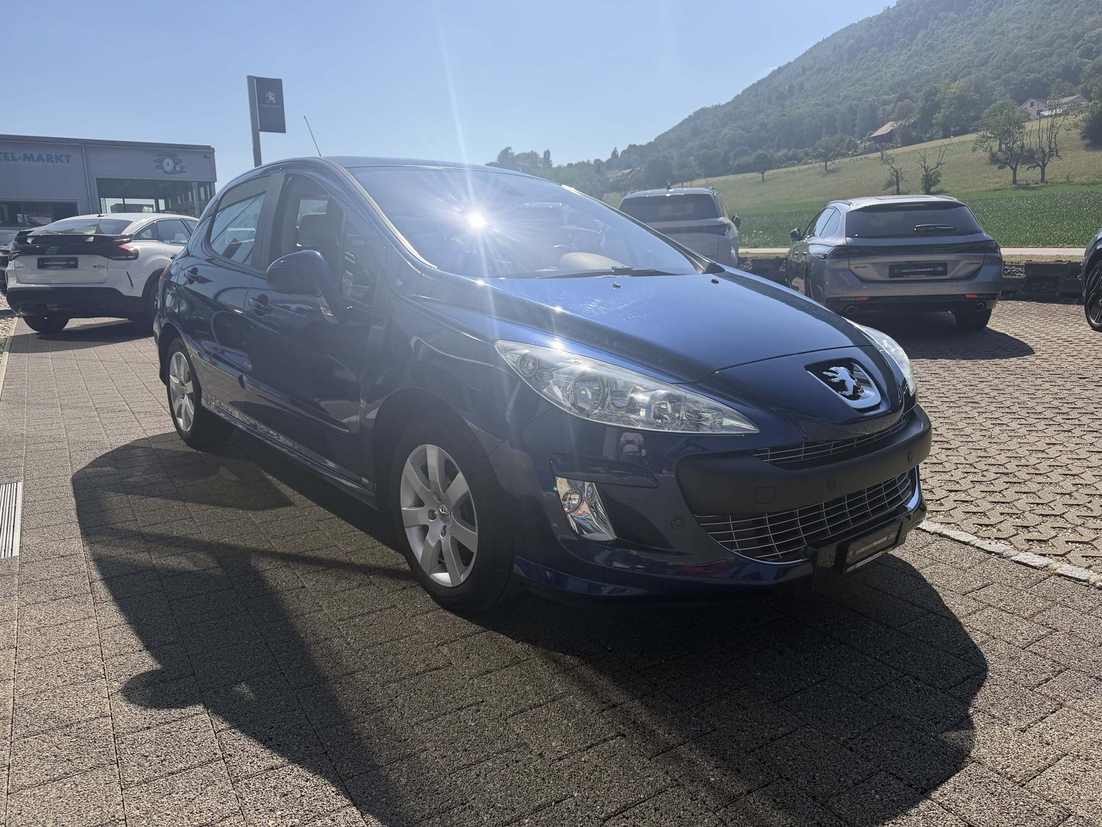 PEUGEOT 308 1.6 Turbo 150 Swiss Edition, Petrol, Second hand / Used, Manual - 3