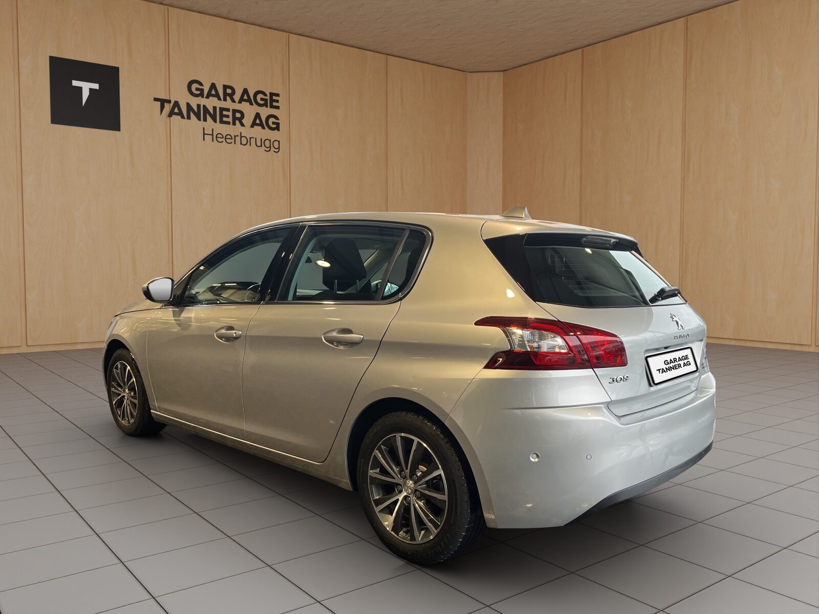 PEUGEOT 308 1.2 THP Allure, Petrol, Second hand / Used, Manual - 6