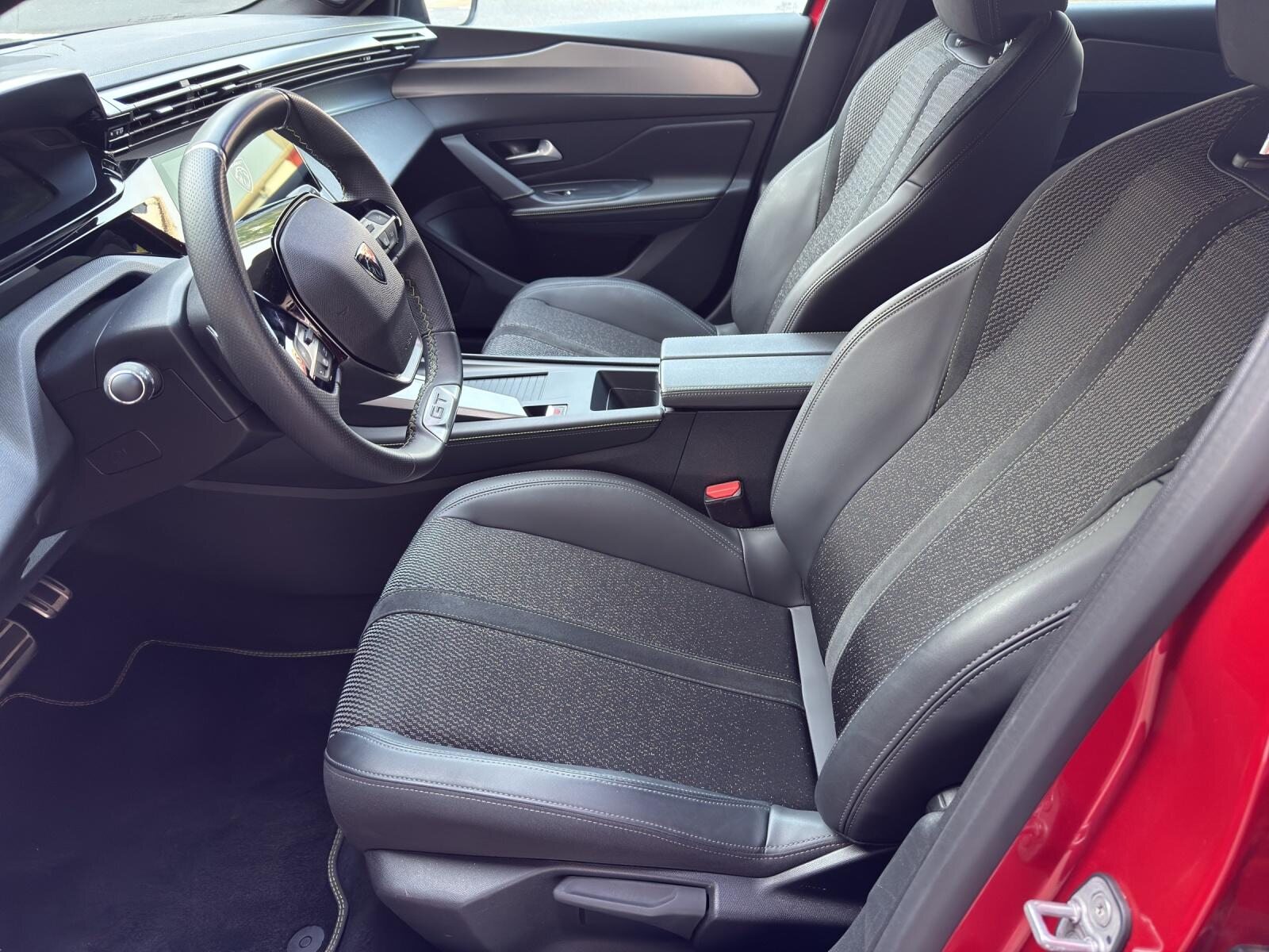 PEUGEOT 308 1.2 Hybrid GT, Mild-Hybrid Petrol/Electric, Second hand / Used, Automatic - 5