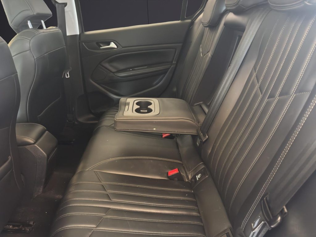 PEUGEOT 308 1.2i, Essence, Occasion / Utilisé, Automatique - 7