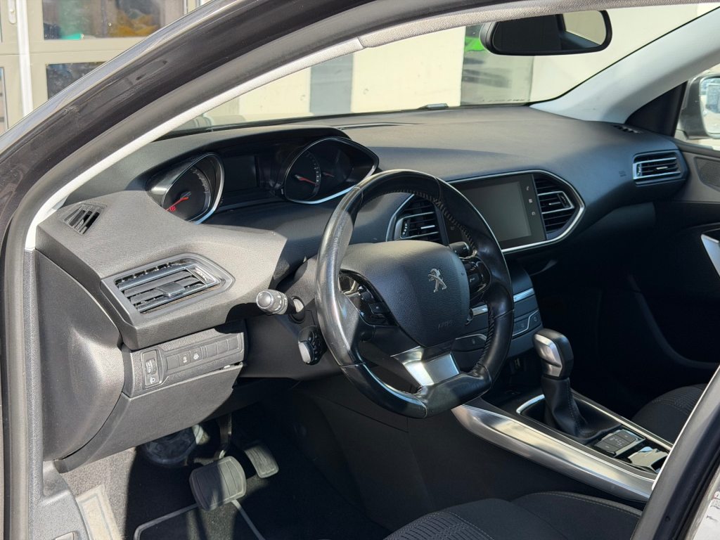 PEUGEOT 1.6 BlueHDi Allure, Diesel, Occasion / Gebraucht, Automatik - 7