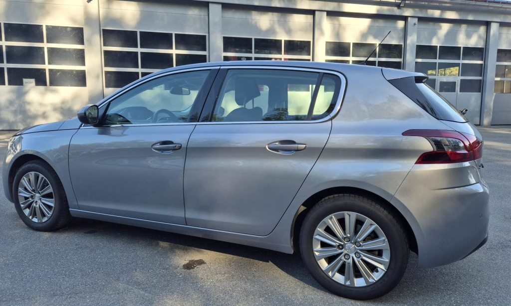 PEUGEOT 308 1.2 PureTech 130 Allure S/S, Benzin, Occasion / Gebraucht, Automatik - 5