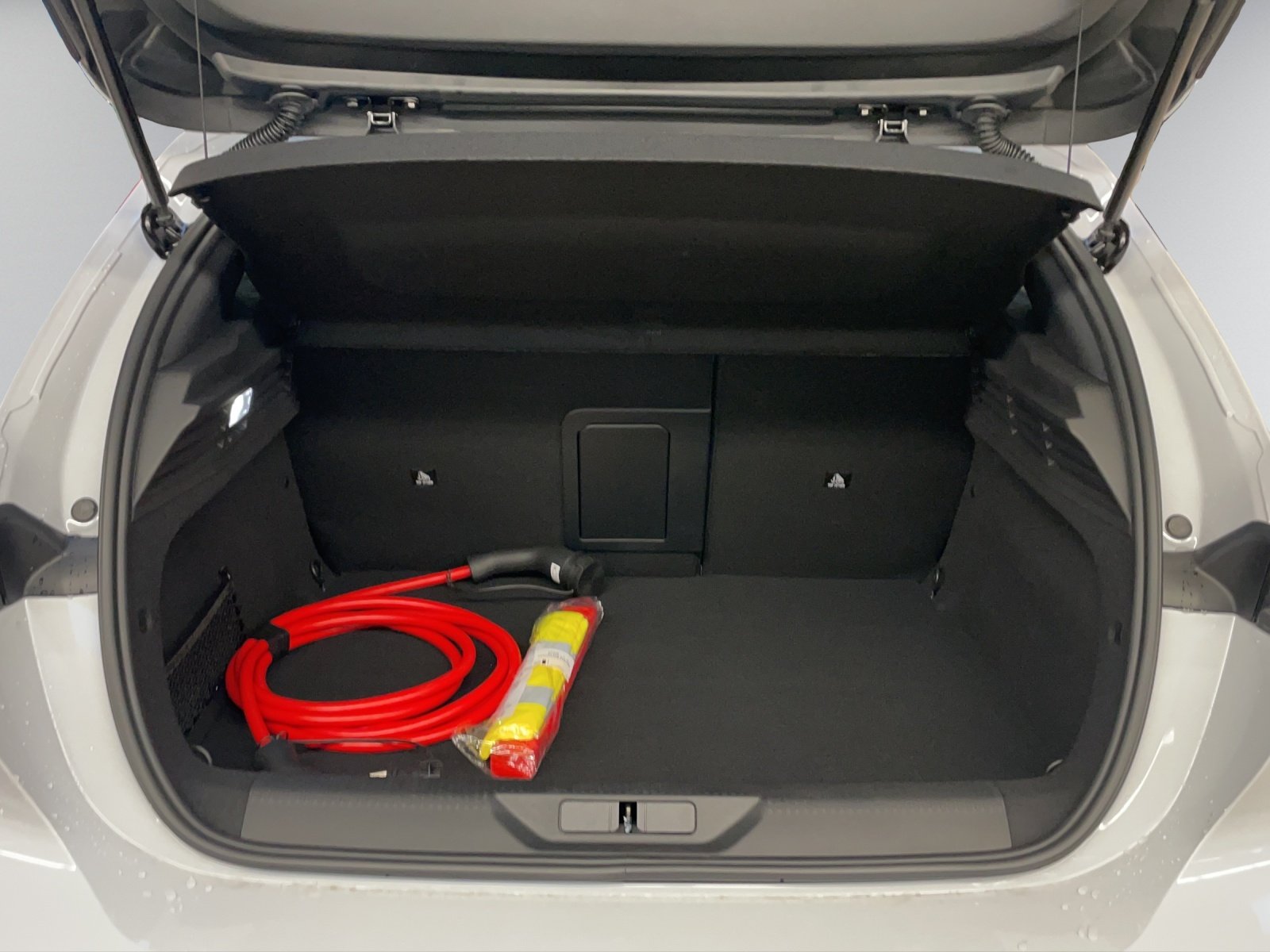 PEUGEOT 308 e-GT, Elektro, Vorführwagen, Automatik - 7