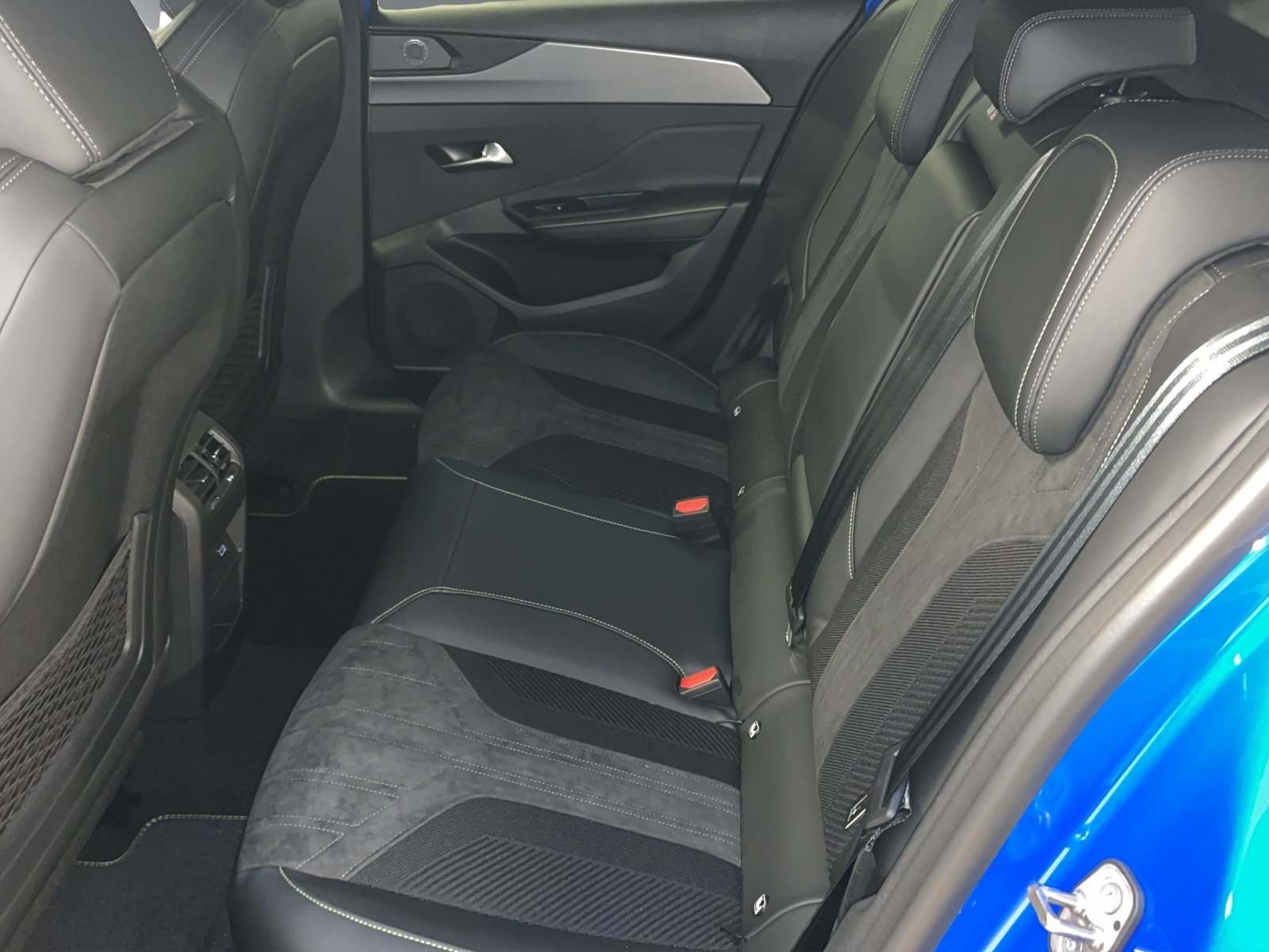 PEUGEOT 308 1.6 PHEV 180 GT, Voll-Hybrid Benzin/Elektro, Vorführwagen, Automatik - 5
