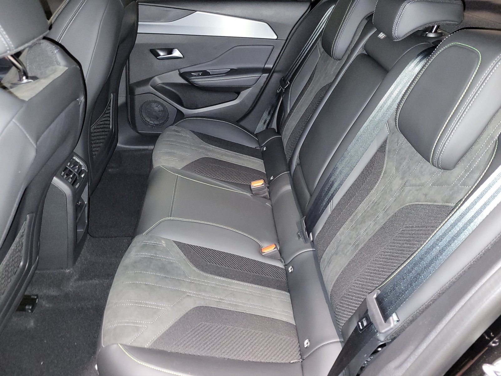 PEUGEOT 308 1.6 PHEV GT, Plug-in-Hybrid Benzin/Elektro, Vorführwagen, Automatik - 6