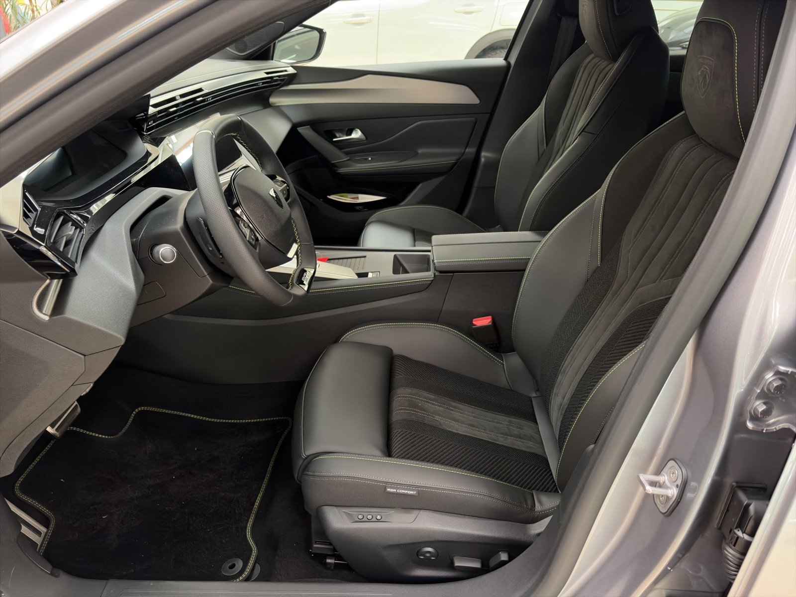 PEUGEOT 308 1.2 Hybrid GT, Essence, Voiture de démonstration, Automatique - 4