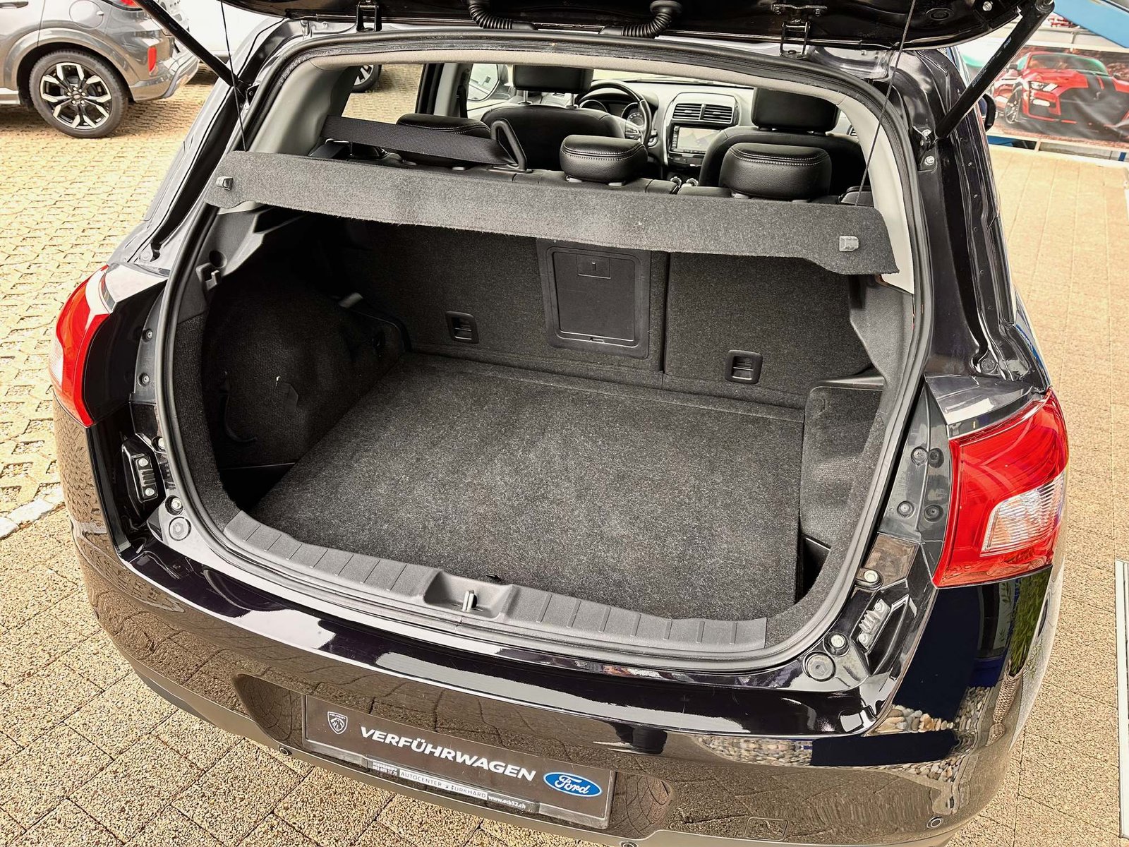 PEUGEOT 4008 1.8 HDi Allure S/S, Diesel, Occasion / Gebraucht, Handschaltung - 5