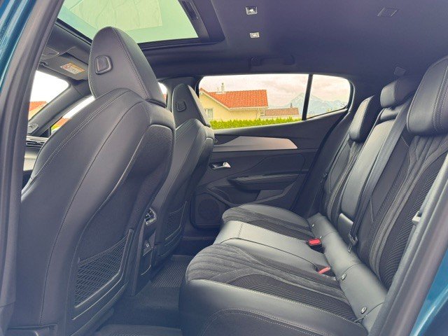 PEUGEOT 408 1.6 PHEV 225 GT, Plug-in-Hybrid Benzin/Elektro, Occasion / Gebraucht, Automat - 7