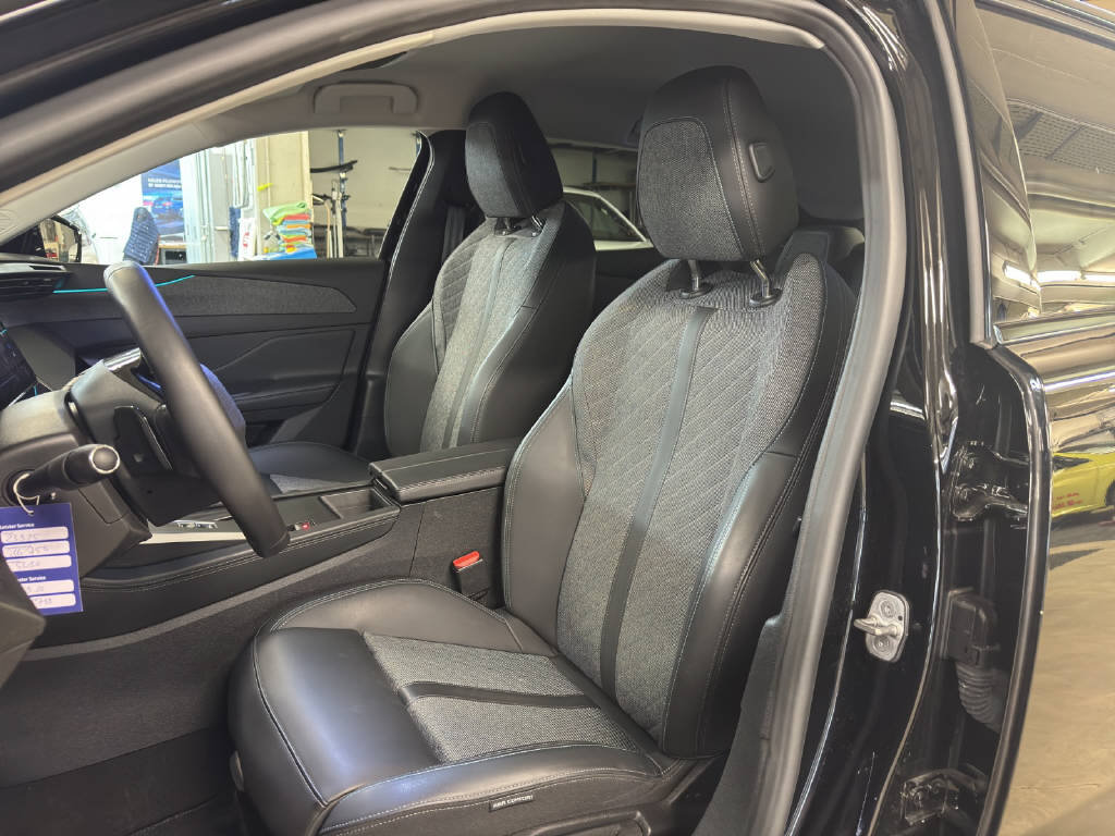 PEUGEOT 408 1.2 PureTech Allure Pack, Benzin, Occasion / Gebraucht, Automatik - 5
