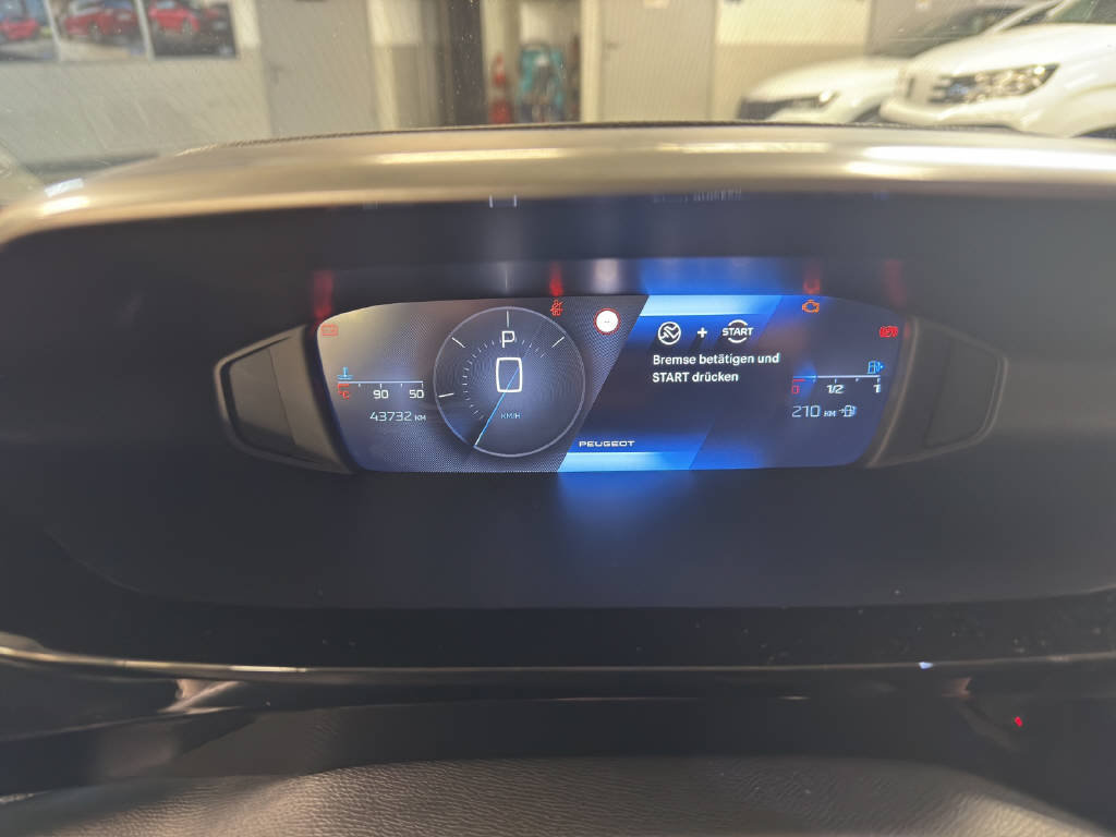 PEUGEOT 408 1.2 PureTech Allure Pack, Benzin, Occasion / Gebraucht, Automatik - 6