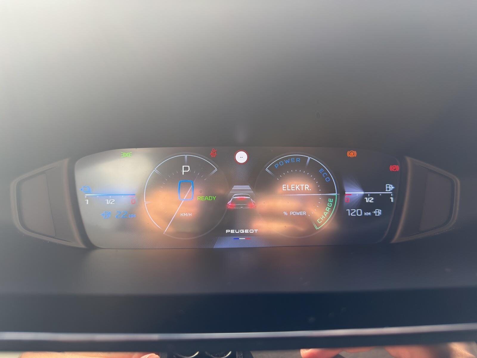 PEUGEOT 408 1.6 PHEV 180 Allure Pack, Plug-in-Hybrid Petrol/Electric, Second hand / Used, Automatic - 6