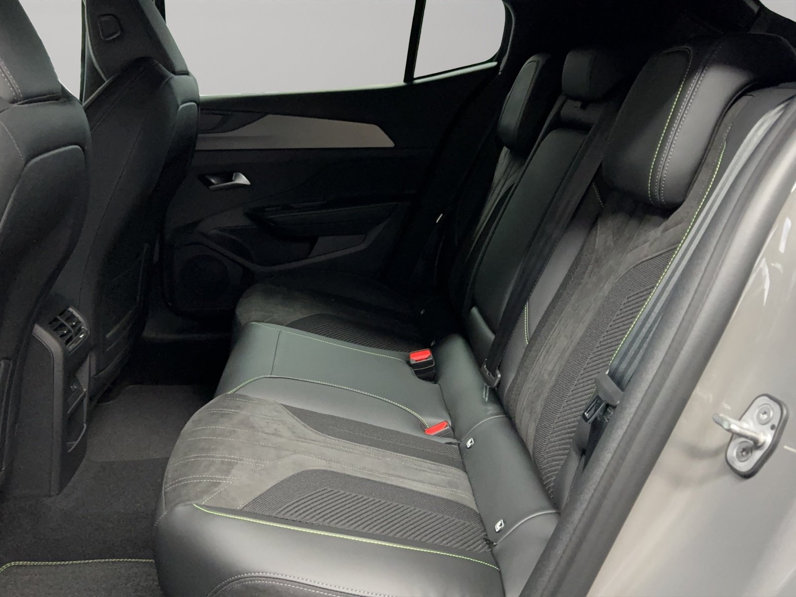 PEUGEOT 408 1.6 PHEV 180 GT, Hybride Rechargeable Essence/Électricité, Voiture de démonstration, Automatique - 7