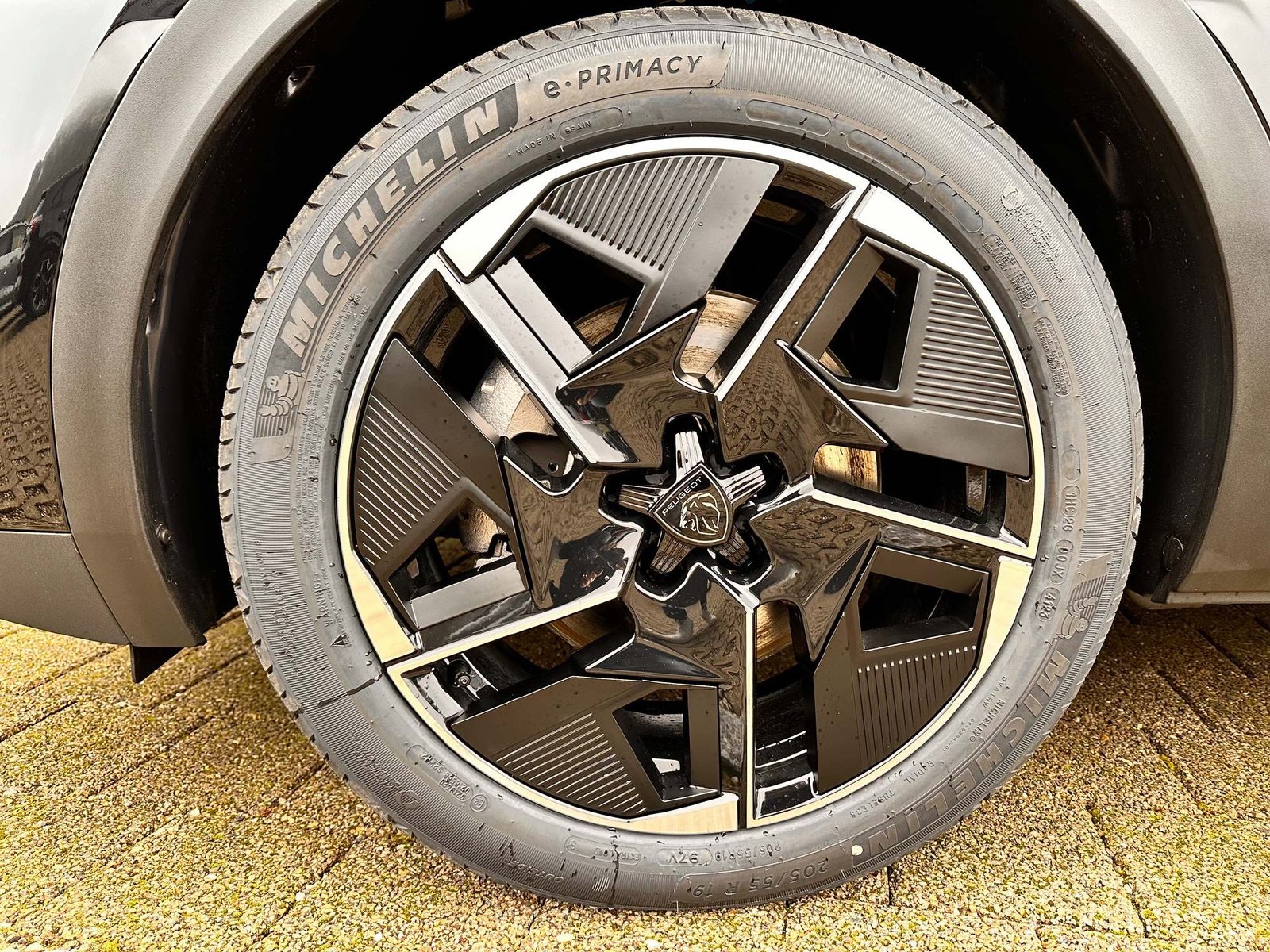 PEUGEOT 408 1.6 PHEV GT, Hybride Rechargeable Essence/Électricité, Voiture de démonstration, Automatique - 4