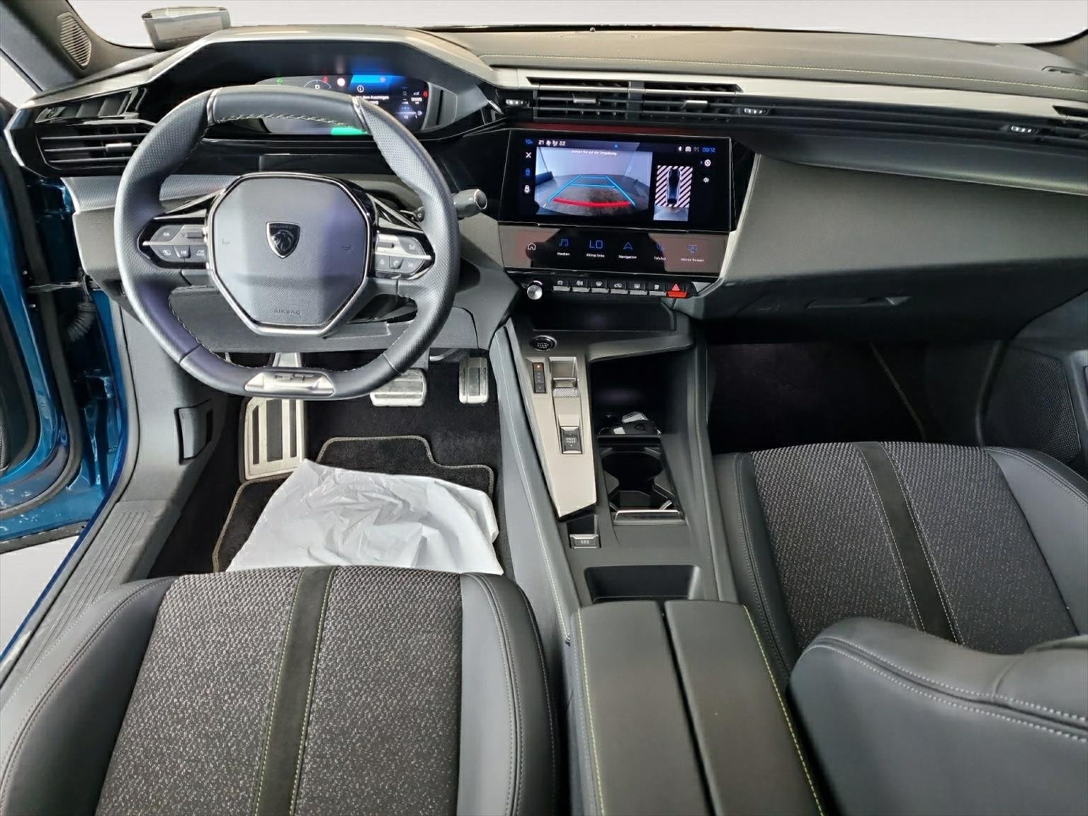 PEUGEOT 408 1.6 PHEV 225 GT, Plug-in-Hybrid Petrol/Electric, Second hand / Used, Automatic - 6