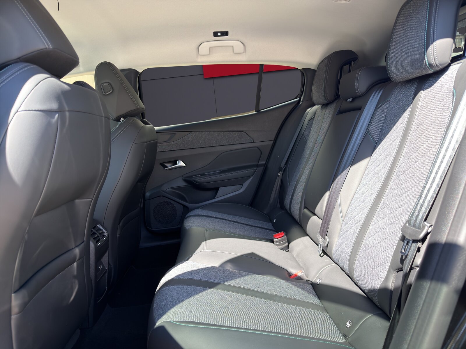 PEUGEOT 408 1.6 PHEV Allure Pack, Plug-in-Hybrid Petrol/Electric, Second hand / Used, Automatic - 7