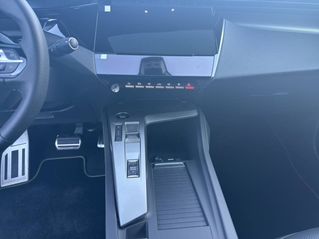 PEUGEOT 408 1.2 HEV 145 GT Exclusive, Benzin, Vorführwagen, Automatik - 7