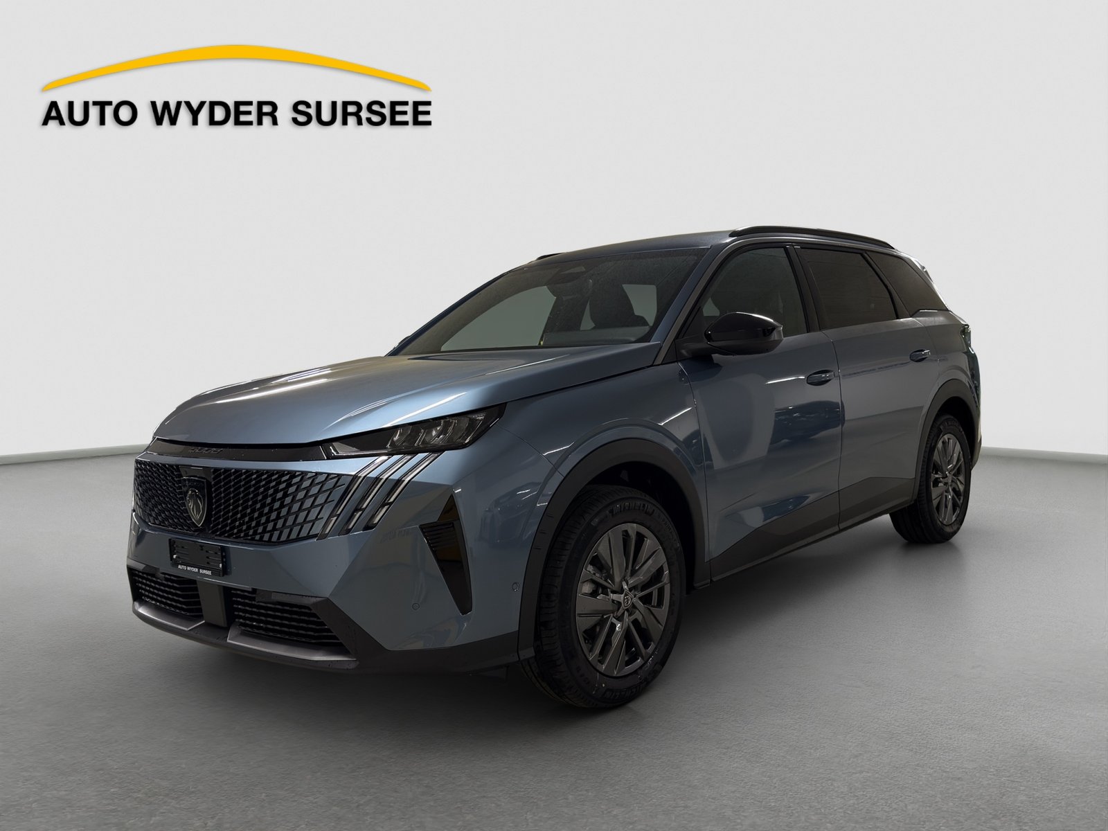 PEUGEOT 5008 1.2 Hybrid Allure Premium