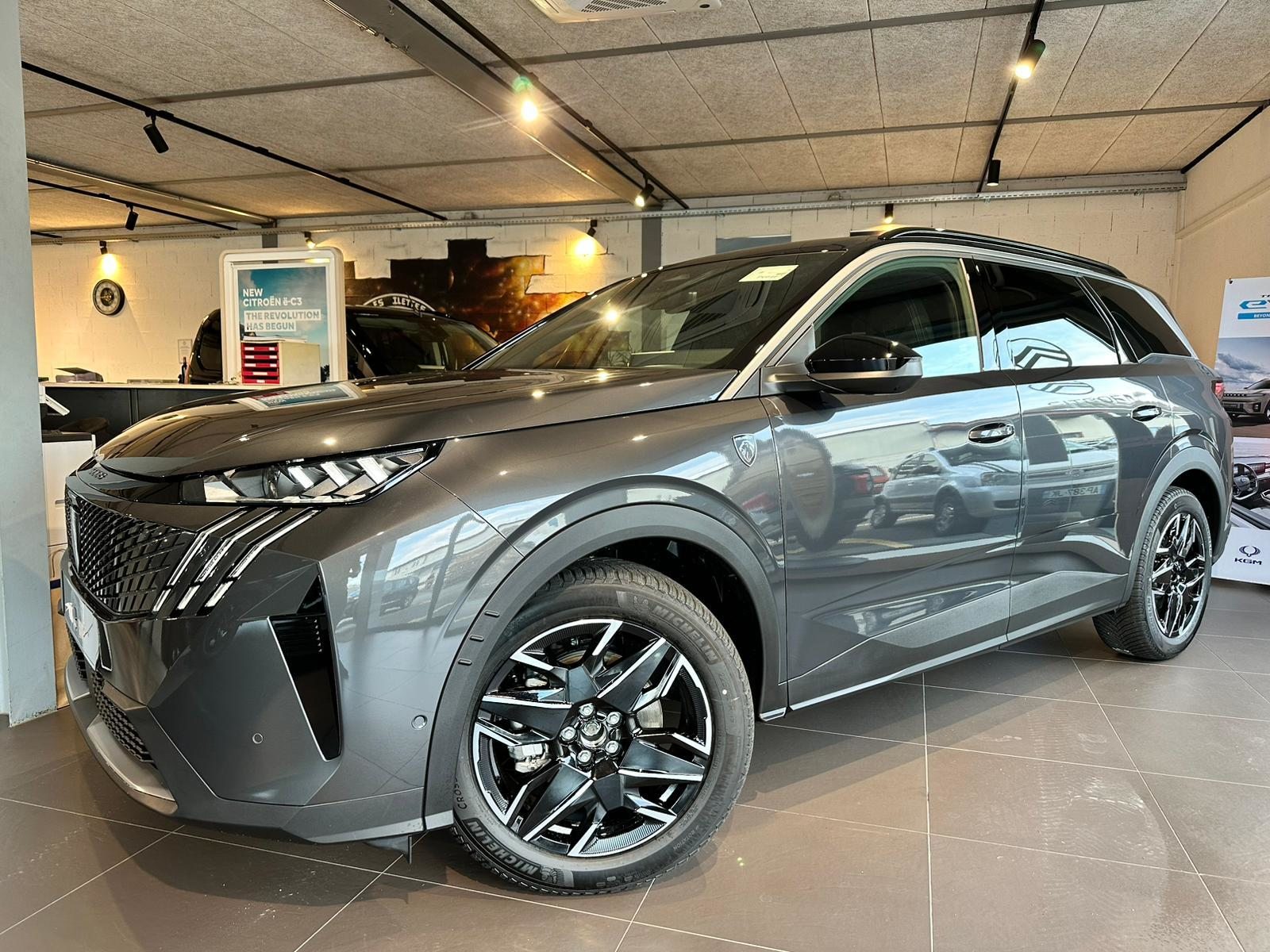 PEUGEOT 5008 1.2 Hybrid GT