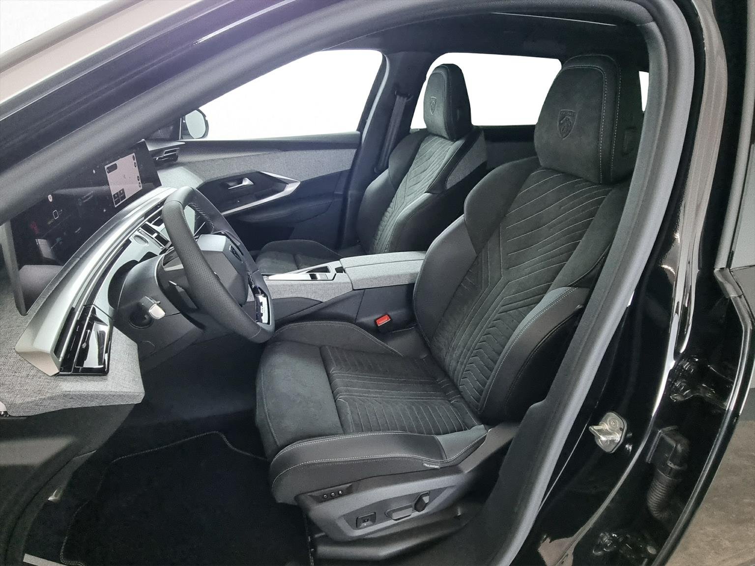 PEUGEOT 5008 GT Exclusive AWD 73kWh 7-Plätzer, Électrique, Automatique - 6