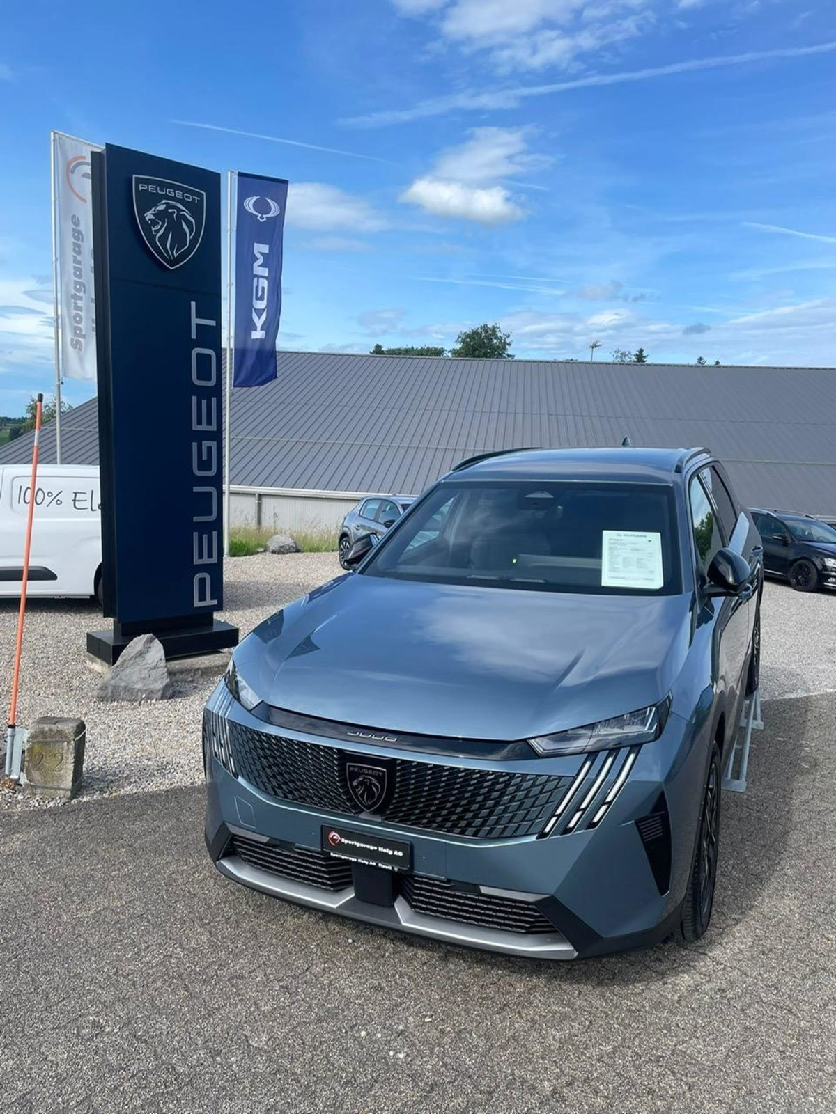 PEUGEOT 5008 1.2 Hybrid Allure Premium