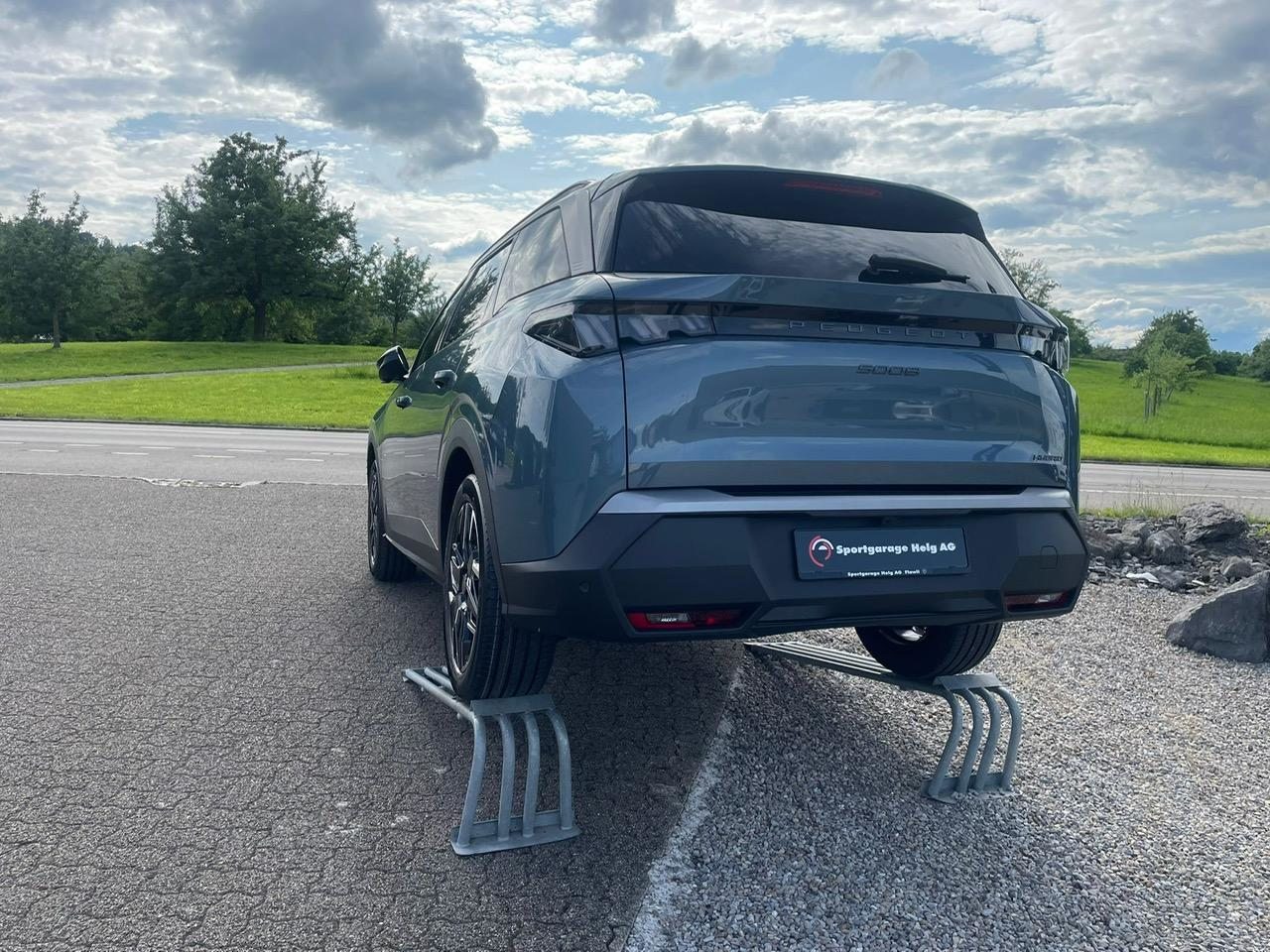 PEUGEOT 5008 1.2 Hybrid Allure Premium, Hybride Léger Essence/Électricité, Voiture nouvelle, Automatique - 3
