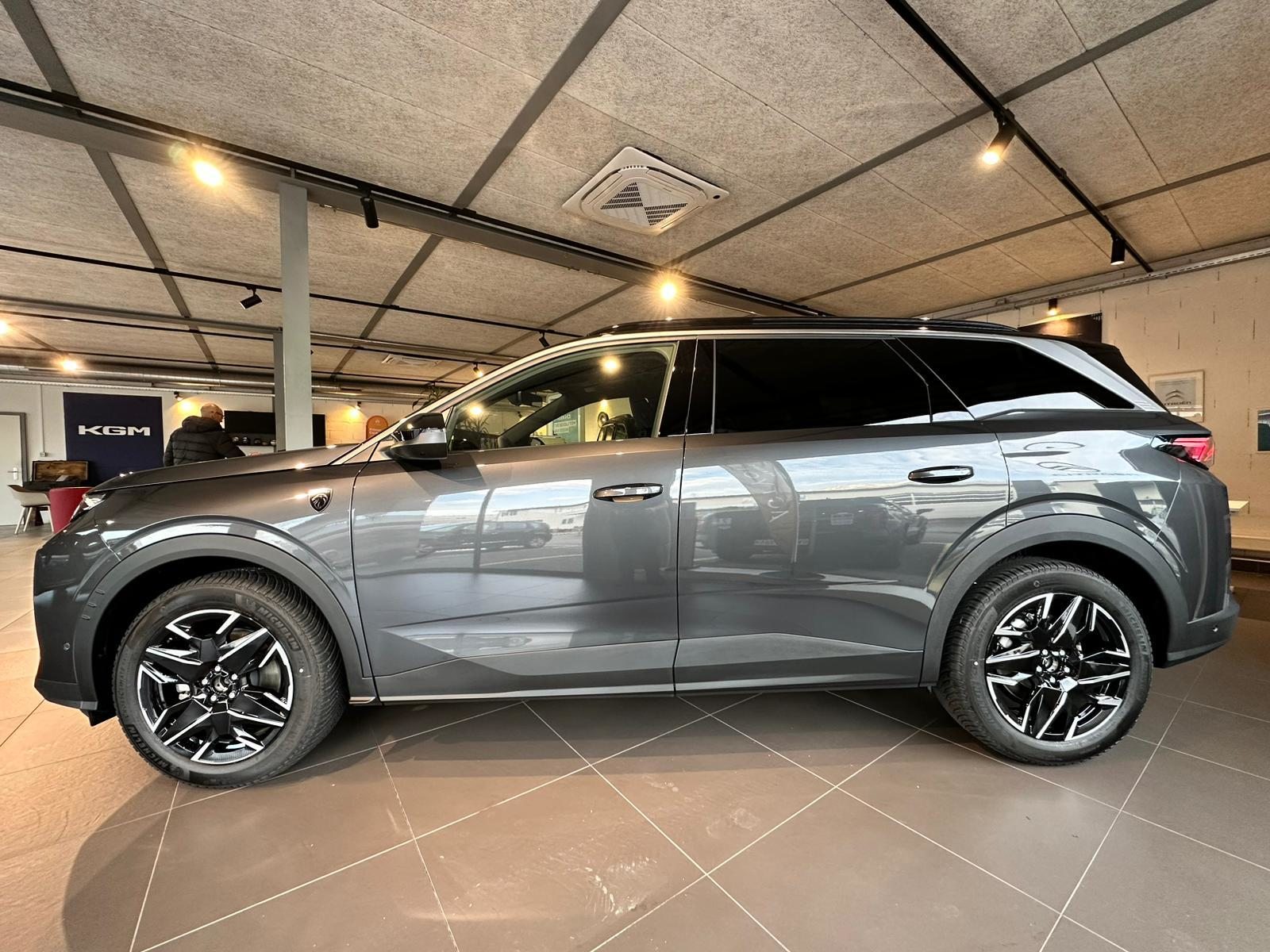 PEUGEOT 5008 1.2 Hybrid GT, Mild-Hybrid Petrol/Electric, New car, Automatic - 2