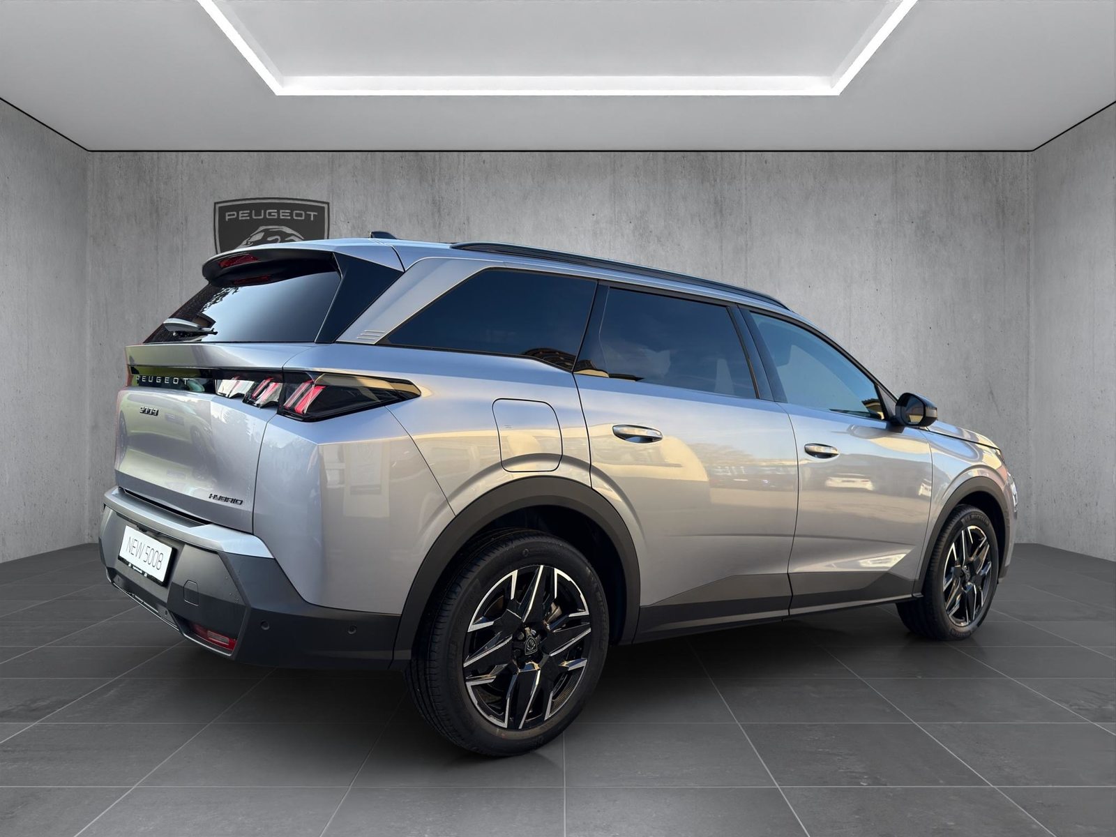 PEUGEOT 5008 1.2 Hybrid Allure Premium, Mild-Hybrid Petrol/Electric, New car, Automatic - 5