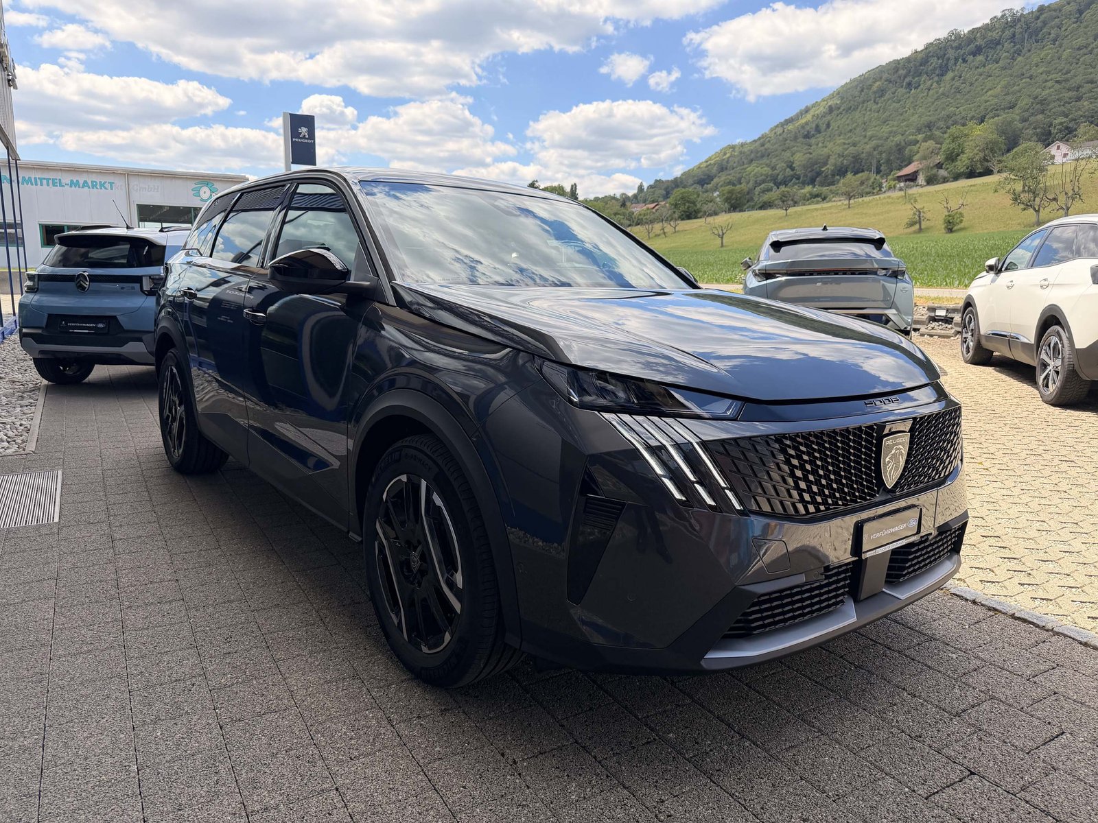 PEUGEOT 5008 e-Allure Premium AWD, Elettrica, Auto nuove, Automatico - 4