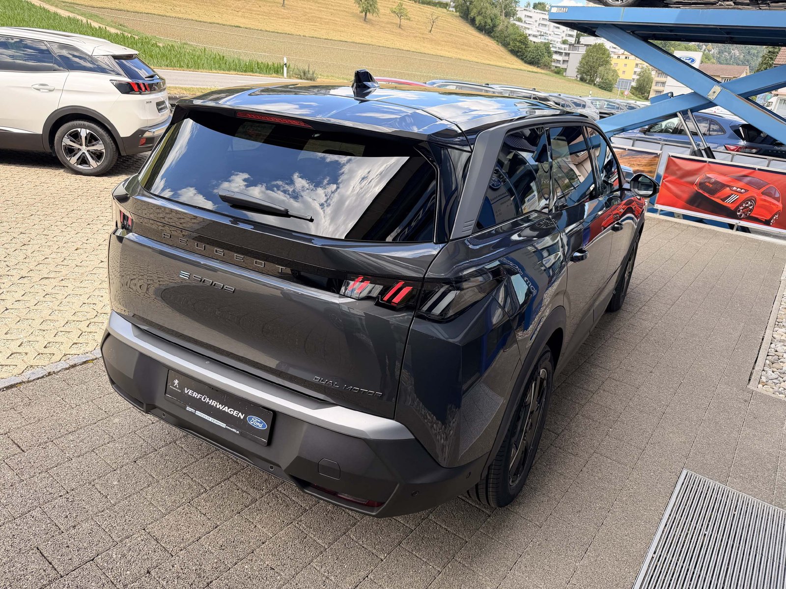 PEUGEOT 5008 e-Allure Premium AWD, Elettrica, Auto nuove, Automatico - 5