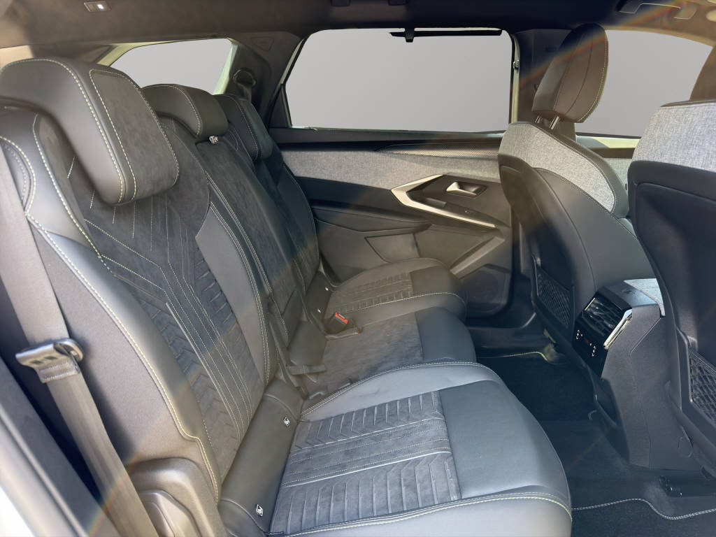 PEUGEOT 5008 1.2 Hybrid GT Exclusive, Mild-Hybrid Petrol/Electric, New car, Automatic - 7