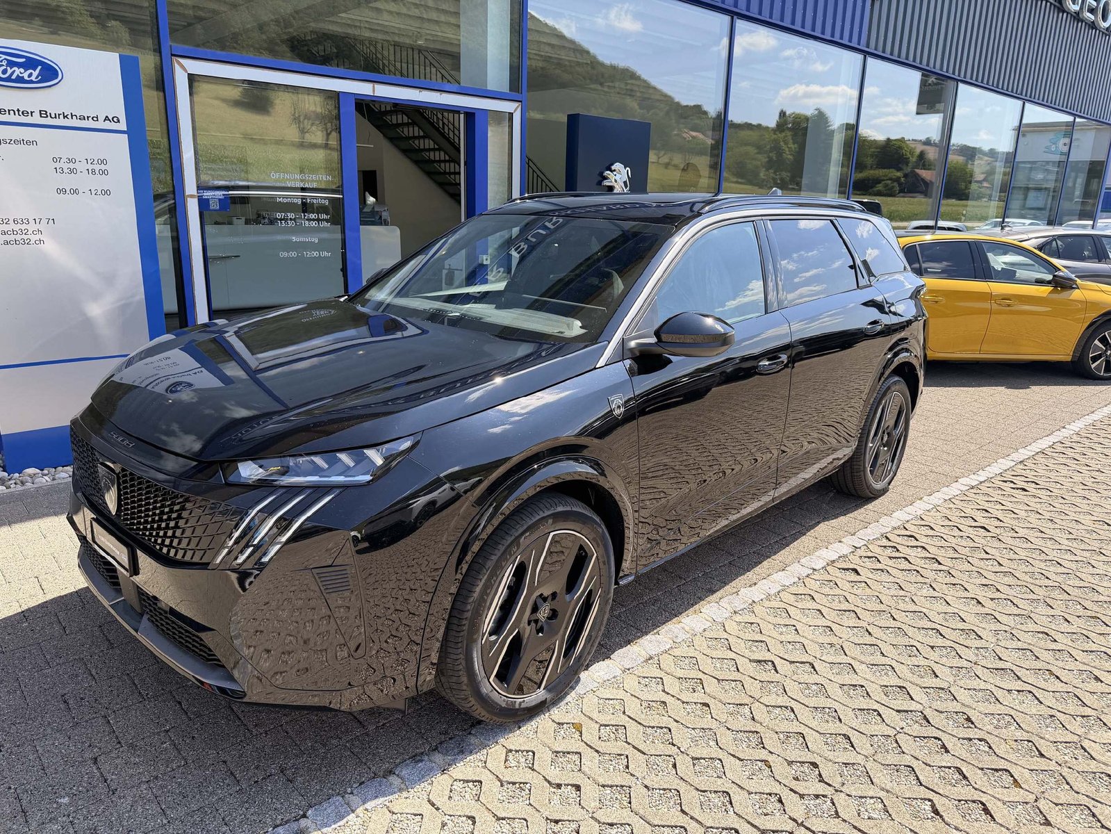 PEUGEOT 5008 e-GT Exclusive AWD 0.9% Leasing, Electric, New car, Automatic - 2