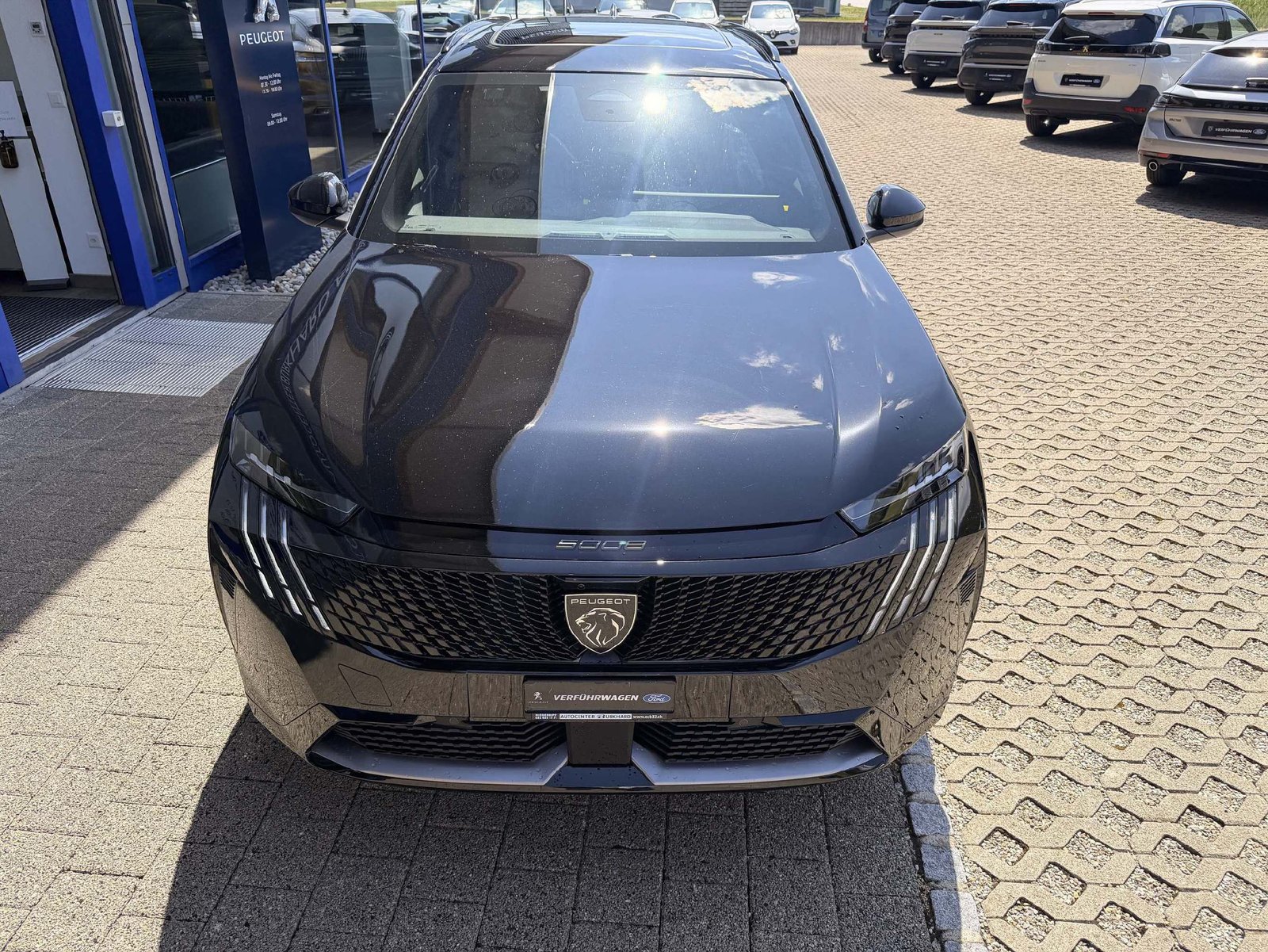 PEUGEOT 5008 e-GT Exclusive AWD 0.9% Leasing, Electric, New car, Automatic - 3